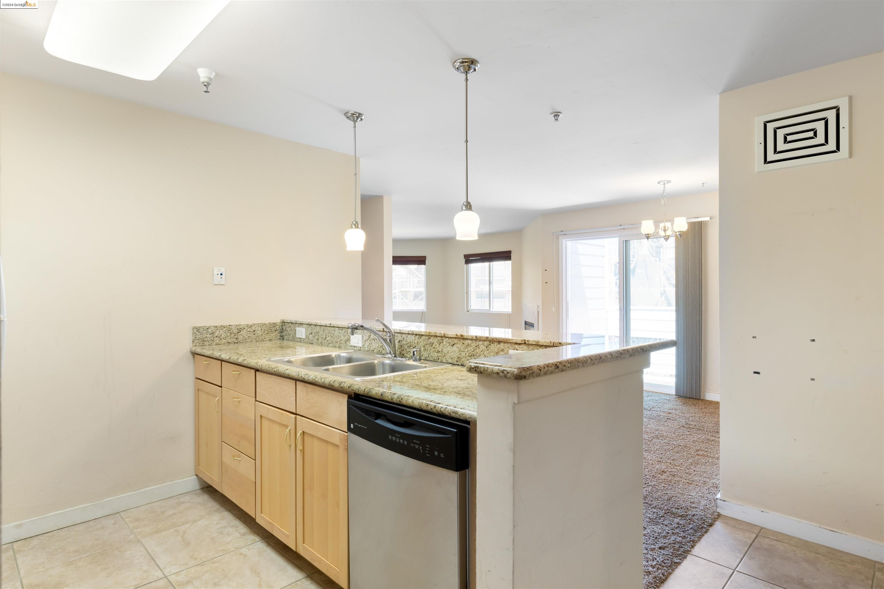 Photo #5: 41062316 Listing 