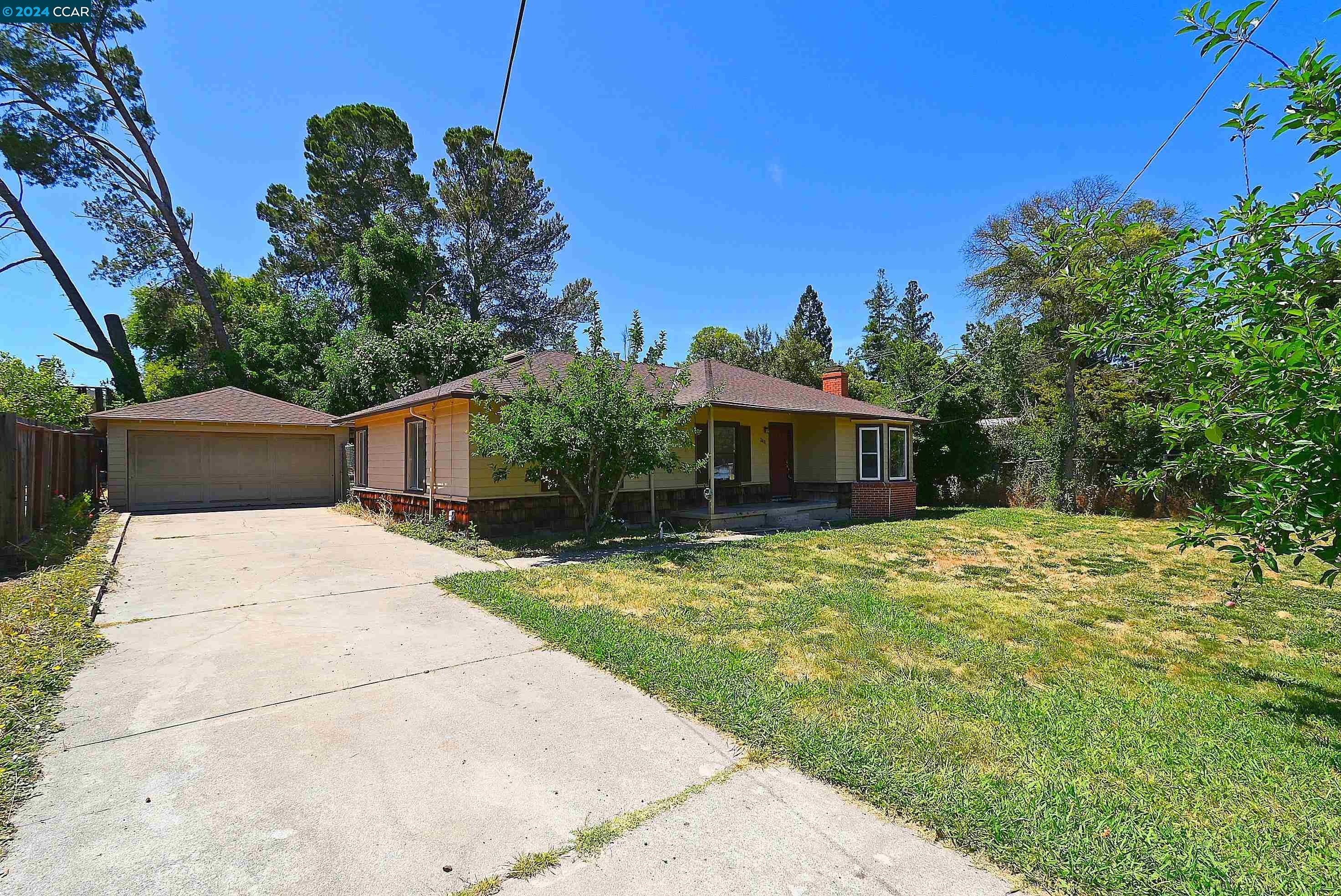 Detail Gallery Image 1 of 1 For 2481 Casa Way, Walnut Creek,  CA 94597 - 3 Beds | 1 Baths