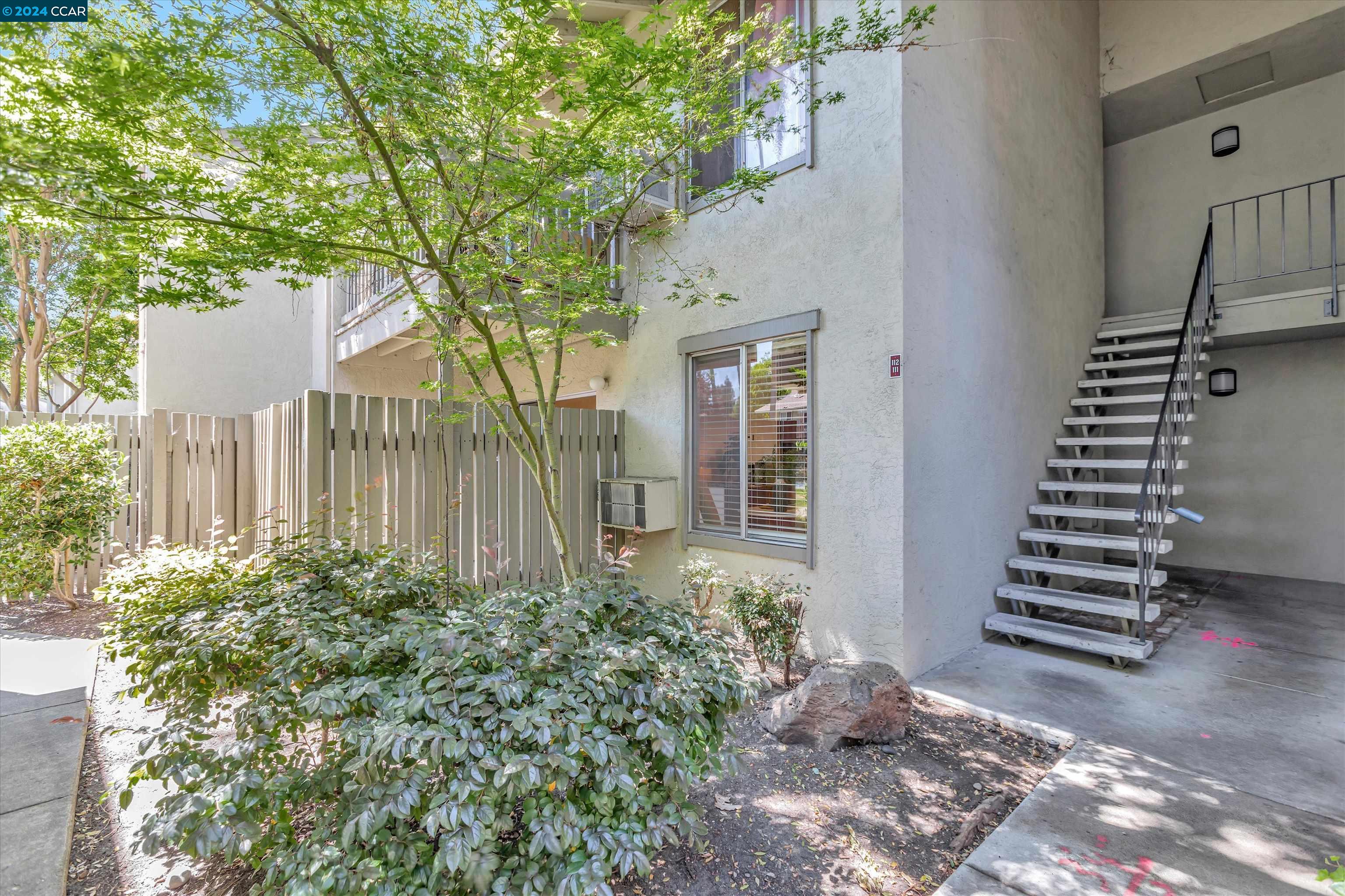 Photo #2: 41062400 Listing 