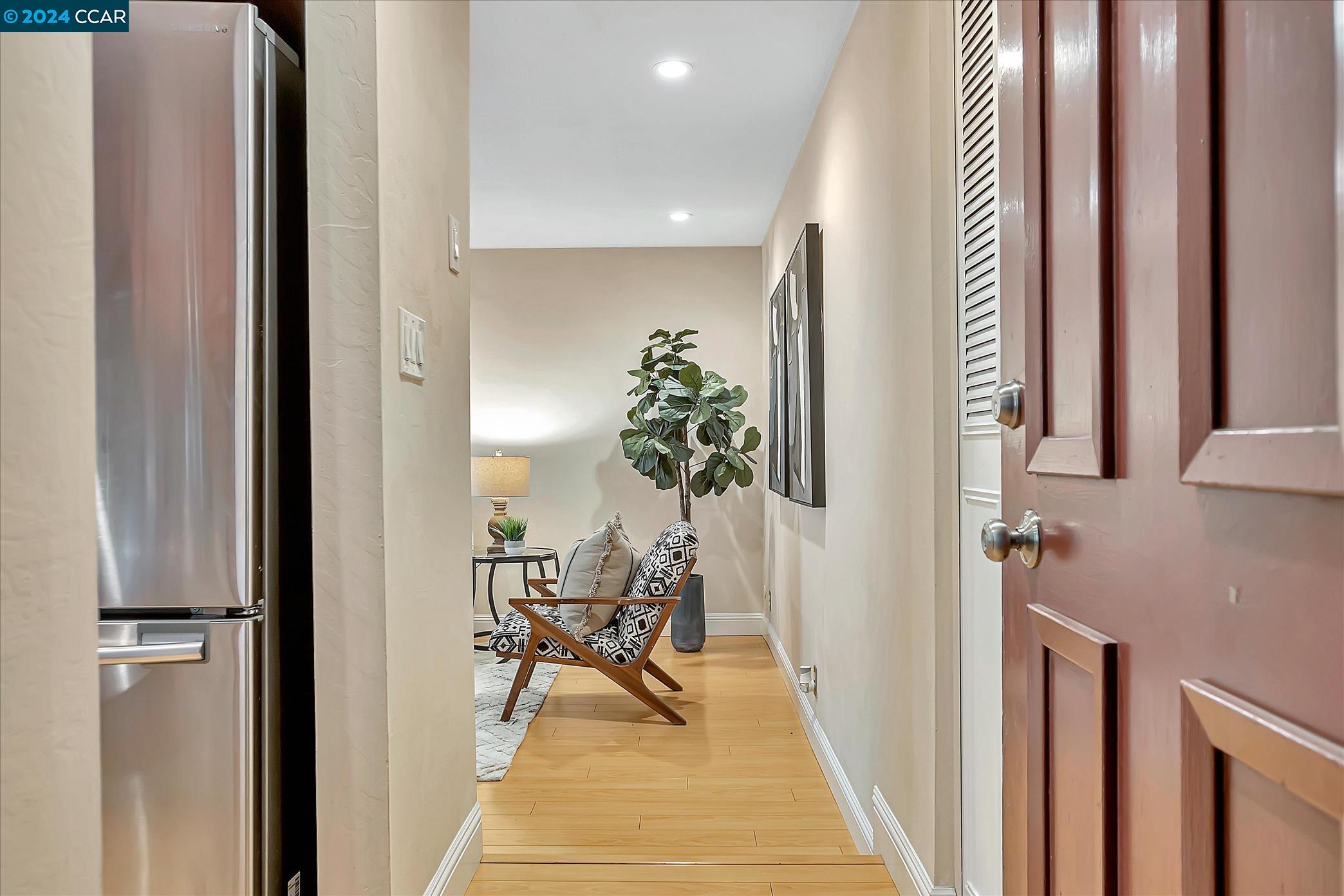 Photo #3: 41062400 Listing 