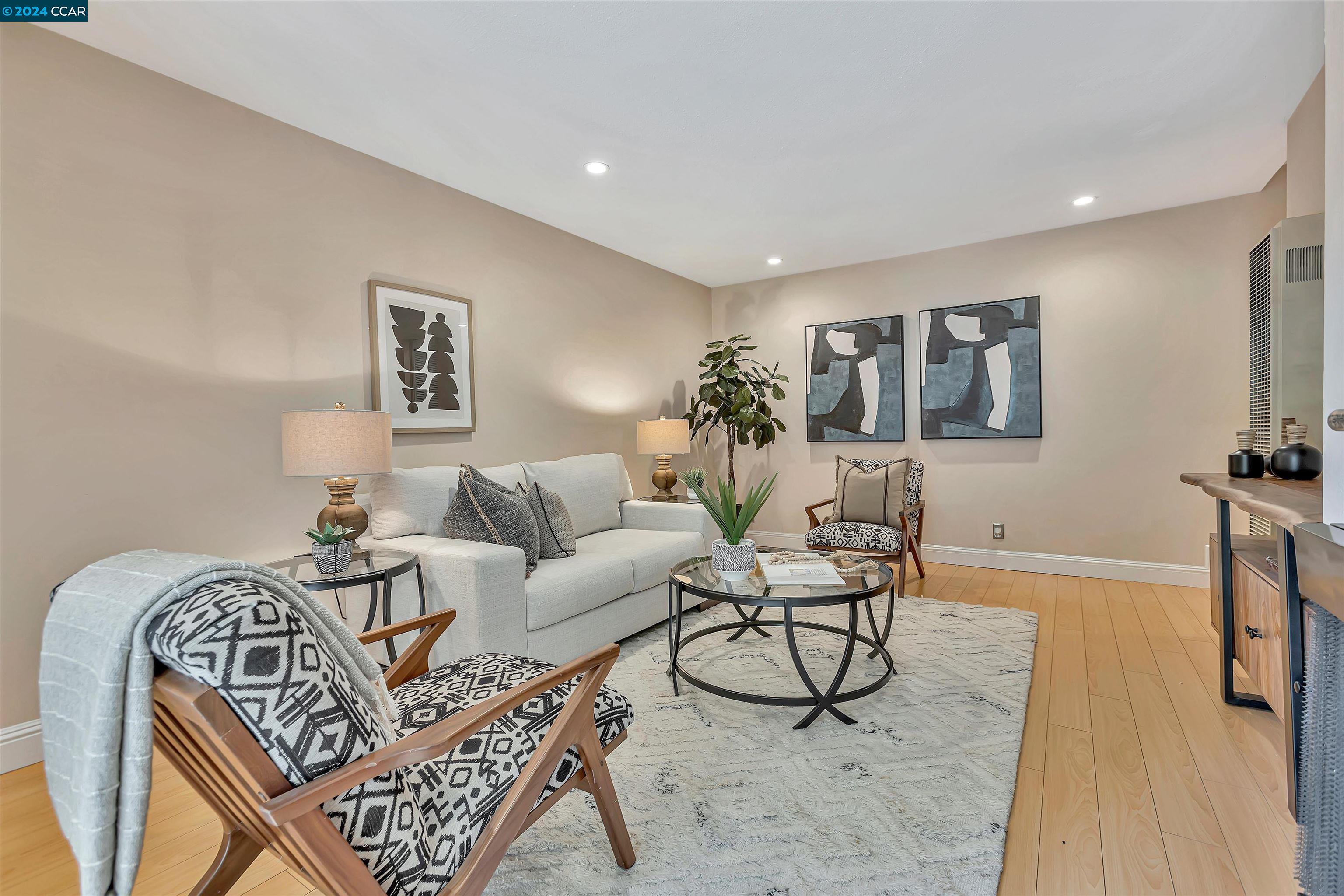 Photo #6: 41062400 Listing 