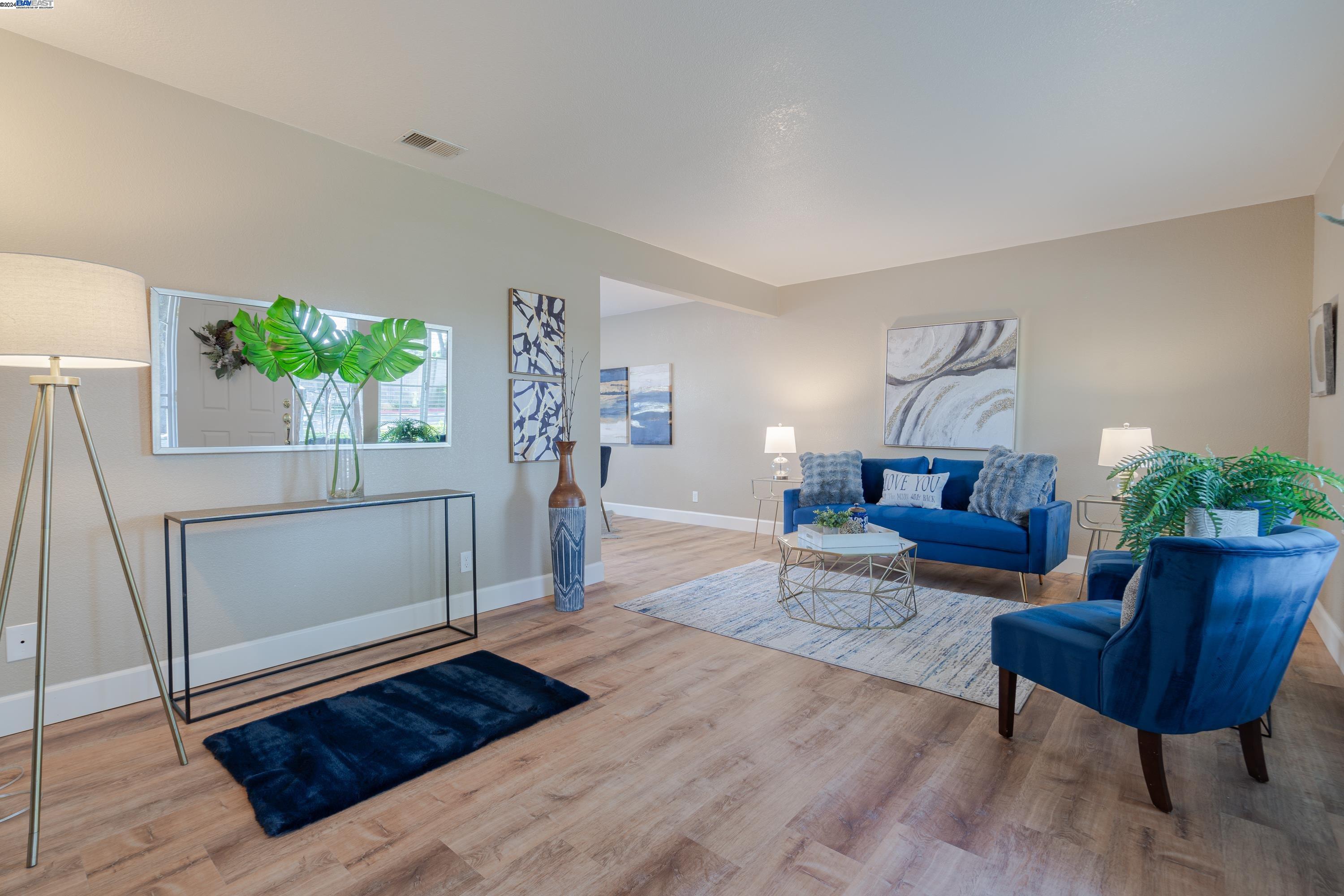 Photo #2: 41062477 Listing 