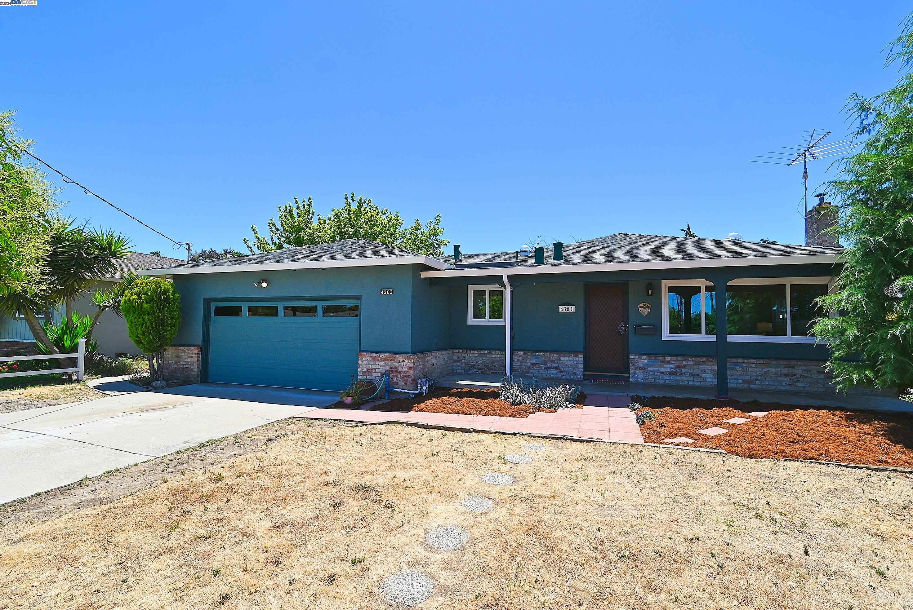 Detail Gallery Image 1 of 1 For 4303 East Ave, Livermore,  CA 94550 - 3 Beds | 2 Baths