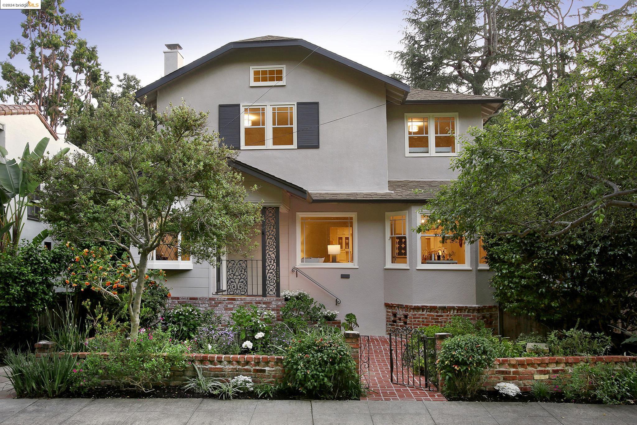 Detail Gallery Image 1 of 1 For 179 Oak Rd, Piedmont,  CA 94610 - 3 Beds | 3 Baths