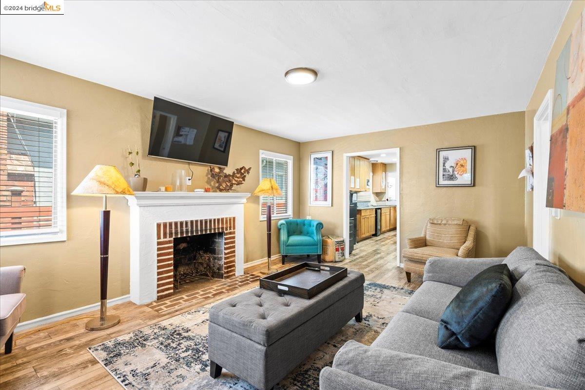 1000 102nd Avenue, Oakland, California 94603, 3 Bedrooms Bedrooms, 6 Rooms Rooms,3 BathroomsBathrooms,Residential,For Sale,1000 102nd Avenue,41062602