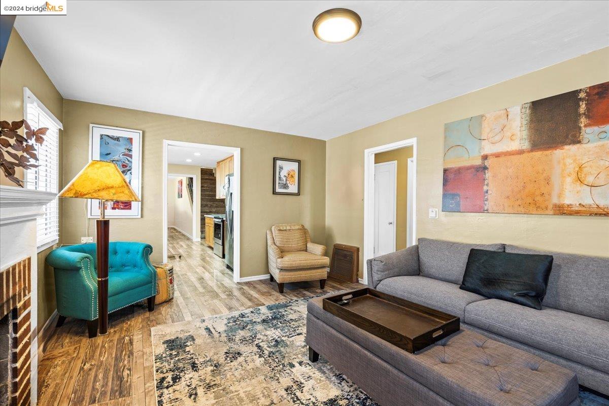 1000 102nd Avenue, Oakland, California 94603, 3 Bedrooms Bedrooms, 6 Rooms Rooms,3 BathroomsBathrooms,Residential,For Sale,1000 102nd Avenue,41062602