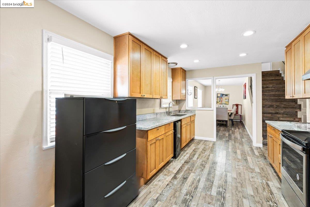 1000 102nd Avenue, Oakland, California 94603, 3 Bedrooms Bedrooms, 6 Rooms Rooms,3 BathroomsBathrooms,Residential,For Sale,1000 102nd Avenue,41062602