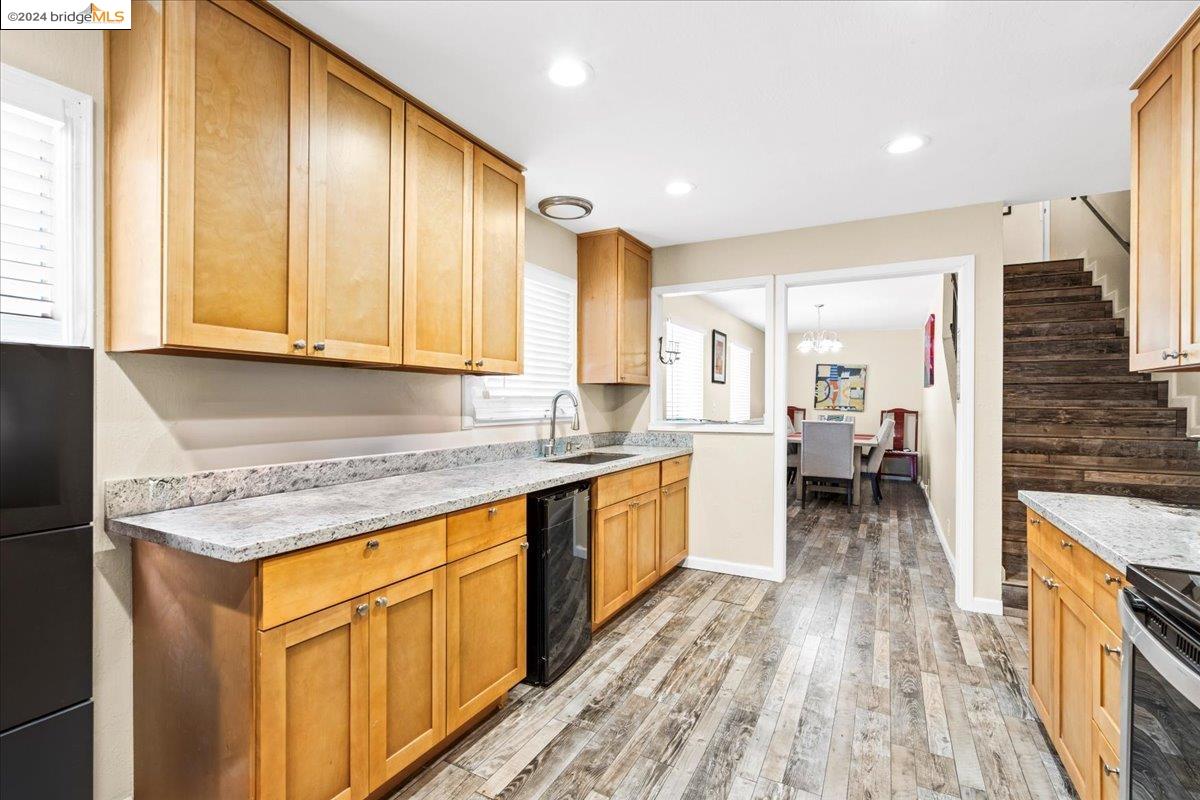 1000 102nd Avenue, Oakland, California 94603, 3 Bedrooms Bedrooms, 6 Rooms Rooms,3 BathroomsBathrooms,Residential,For Sale,1000 102nd Avenue,41062602