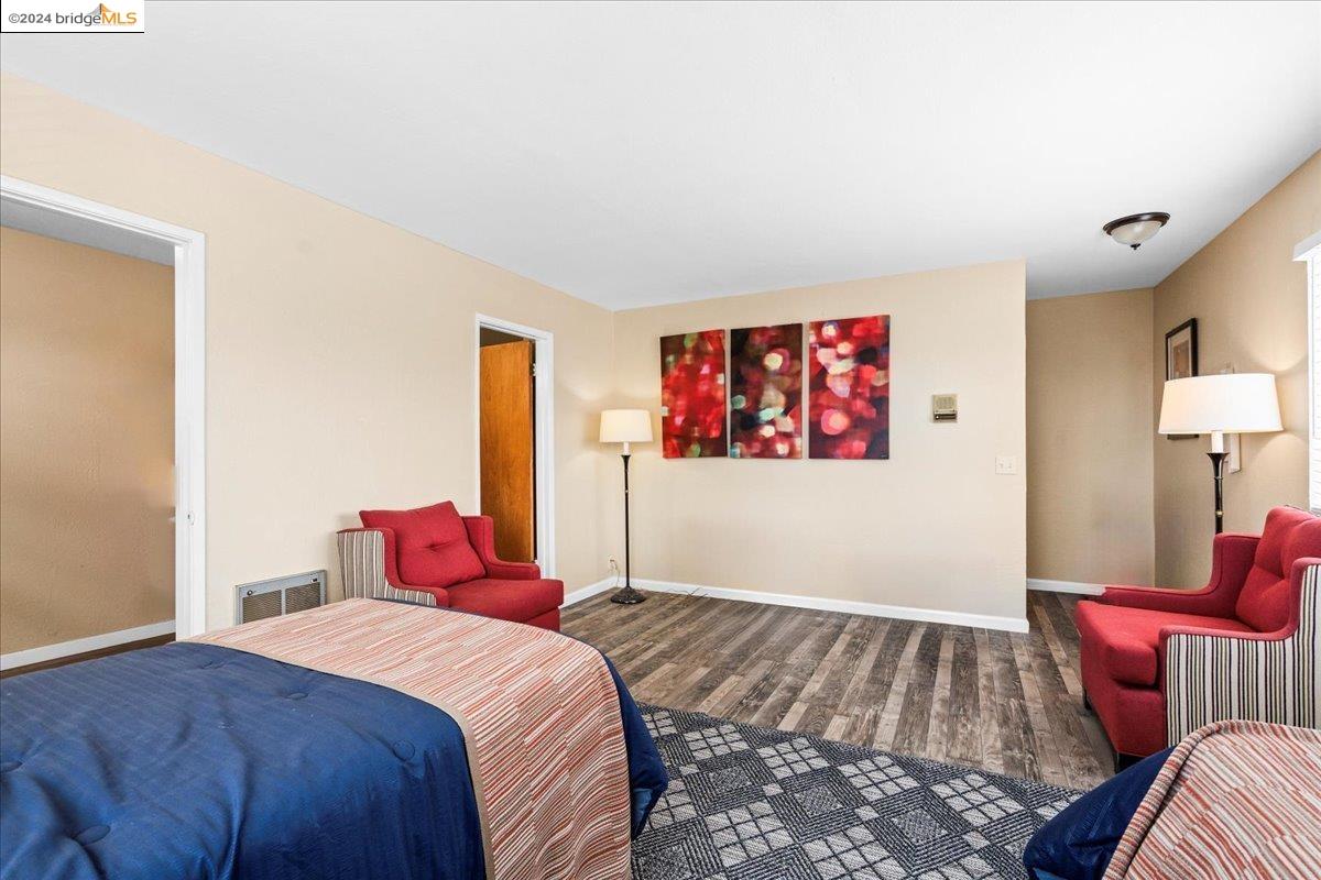 1000 102nd Avenue, Oakland, California 94603, 3 Bedrooms Bedrooms, 6 Rooms Rooms,3 BathroomsBathrooms,Residential,For Sale,1000 102nd Avenue,41062602