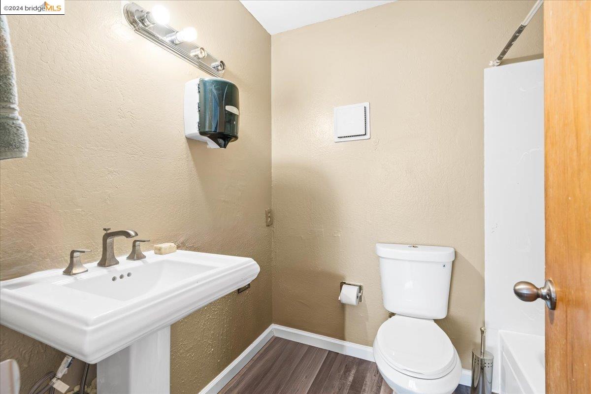 1000 102nd Avenue, Oakland, California 94603, 3 Bedrooms Bedrooms, 6 Rooms Rooms,3 BathroomsBathrooms,Residential,For Sale,1000 102nd Avenue,41062602