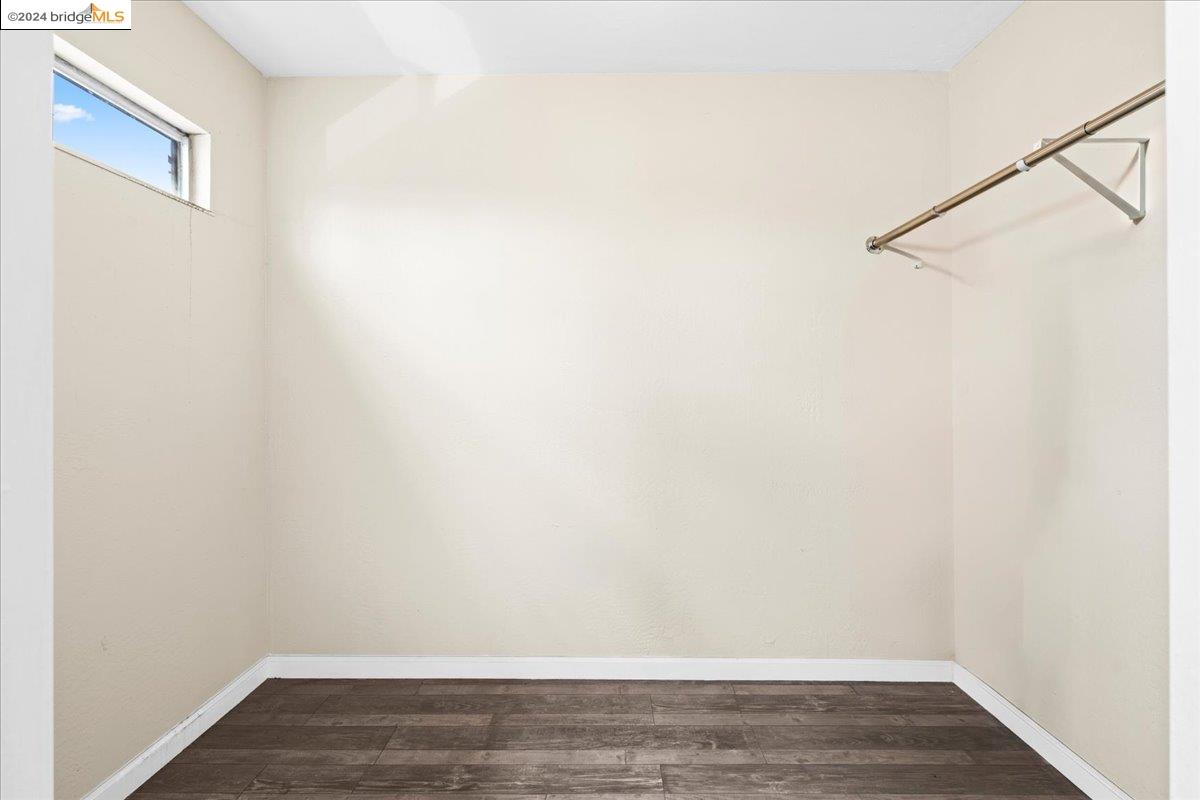 1000 102nd Avenue, Oakland, California 94603, 3 Bedrooms Bedrooms, 6 Rooms Rooms,3 BathroomsBathrooms,Residential,For Sale,1000 102nd Avenue,41062602