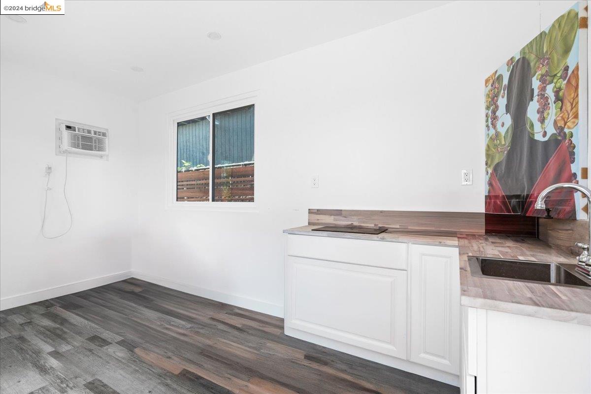 1000 102nd Avenue, Oakland, California 94603, 3 Bedrooms Bedrooms, 6 Rooms Rooms,3 BathroomsBathrooms,Residential,For Sale,1000 102nd Avenue,41062602