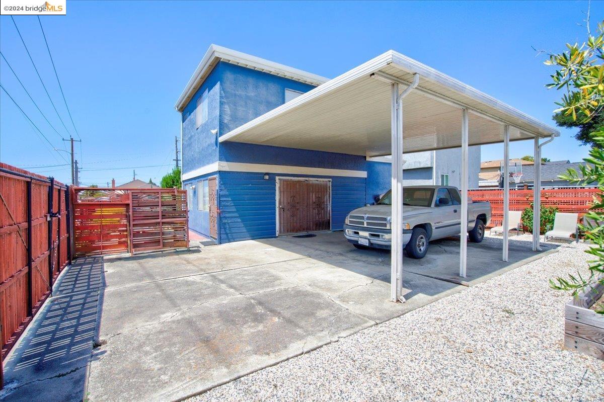 1000 102nd Avenue, Oakland, California 94603, 3 Bedrooms Bedrooms, 6 Rooms Rooms,3 BathroomsBathrooms,Residential,For Sale,1000 102nd Avenue,41062602