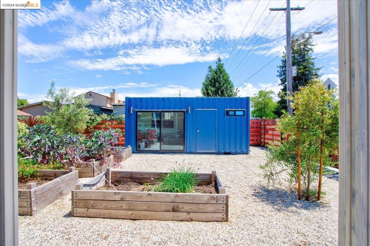 1000 102nd Avenue, Oakland, California 94603, 3 Bedrooms Bedrooms, 6 Rooms Rooms,3 BathroomsBathrooms,Residential,For Sale,1000 102nd Avenue,41062602