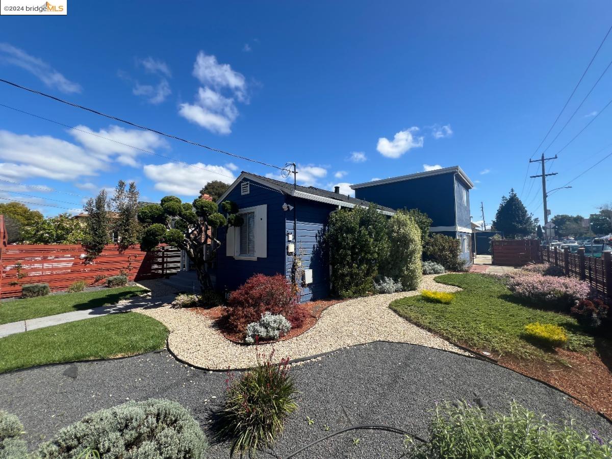 1000 102nd Avenue, Oakland, California 94603, 3 Bedrooms Bedrooms, 6 Rooms Rooms,3 BathroomsBathrooms,Residential,For Sale,1000 102nd Avenue,41062602