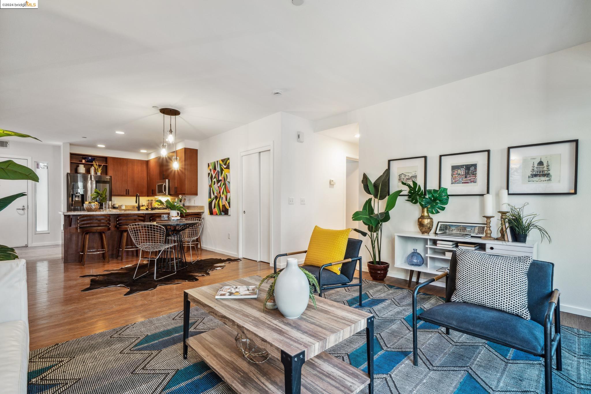 More Details about MLS # 41062609 : 414 40TH ST # 204