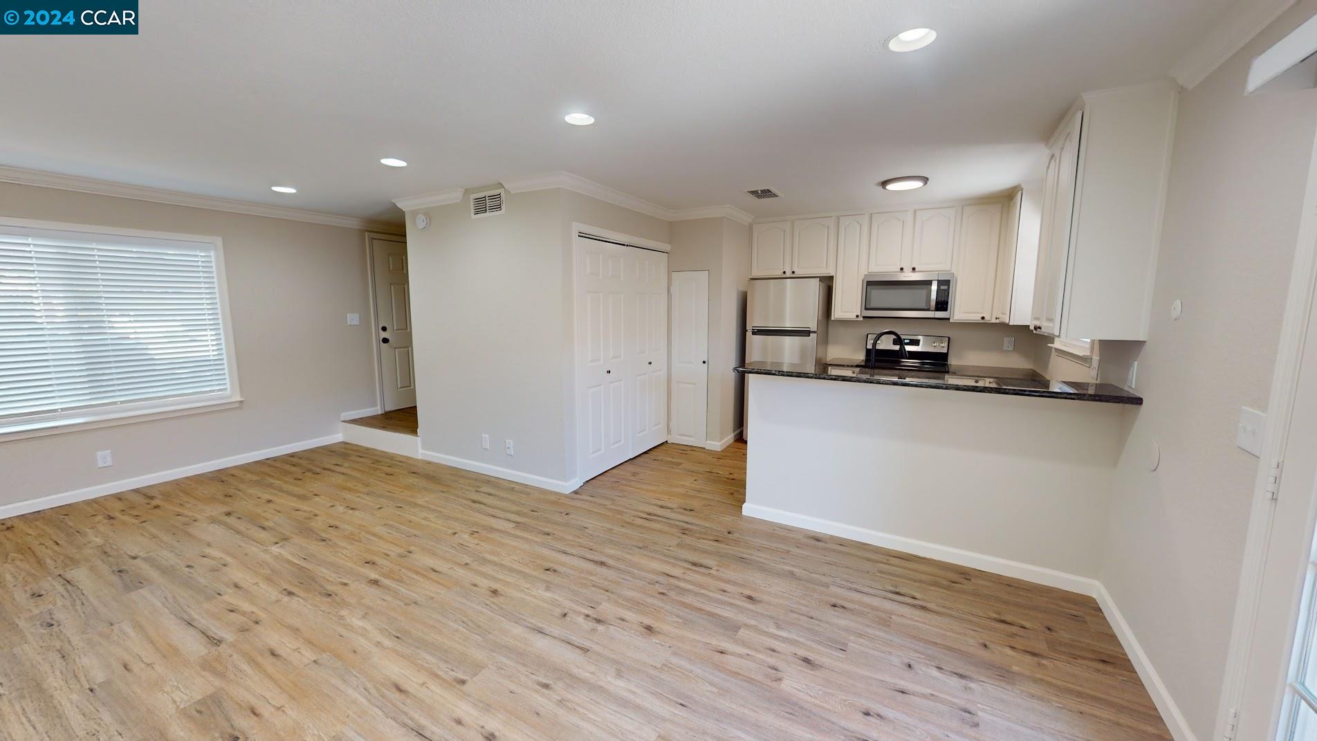 Photo #2: 41062642 Listing 
