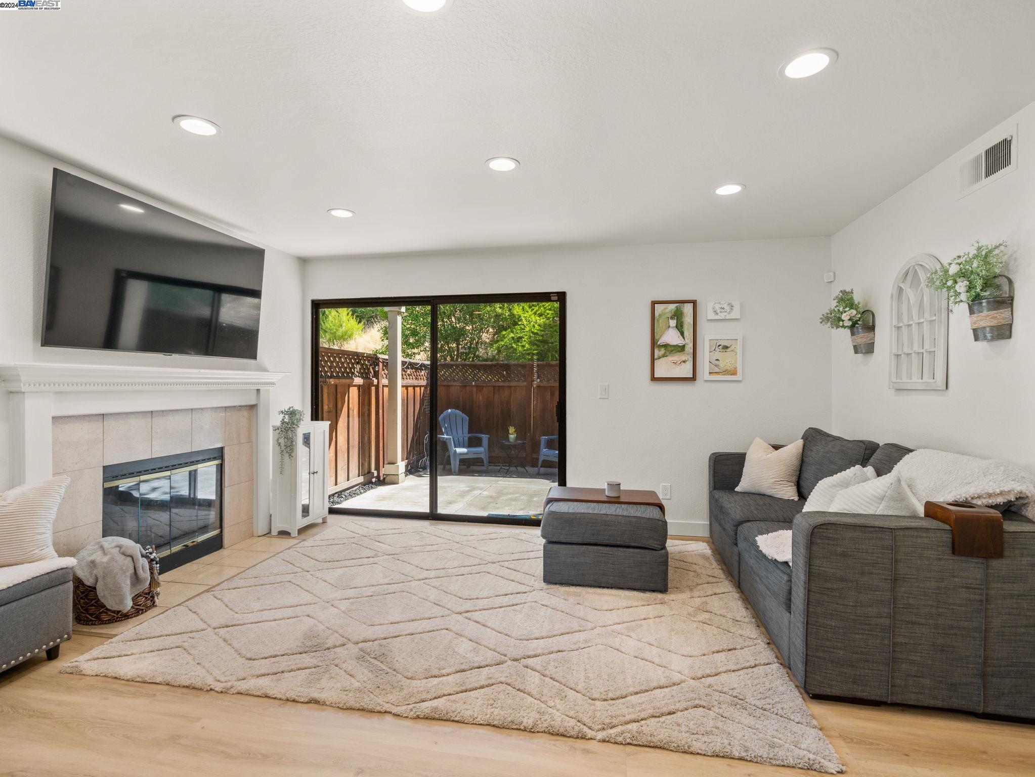 Photo #3: 41062729 Listing 