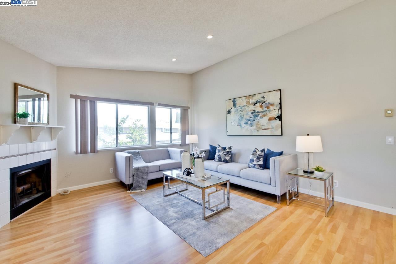 Photo #2: 41062748 Listing 