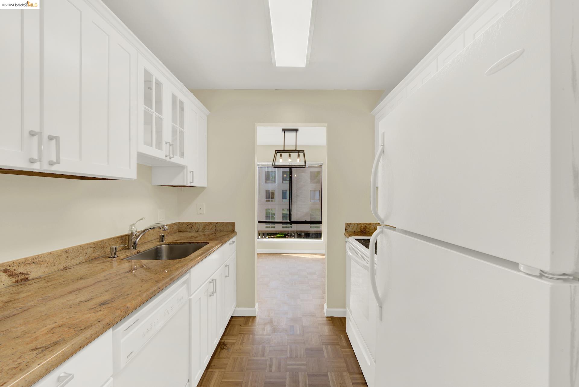 Photo #19: 41063000 Listing: Photo #19