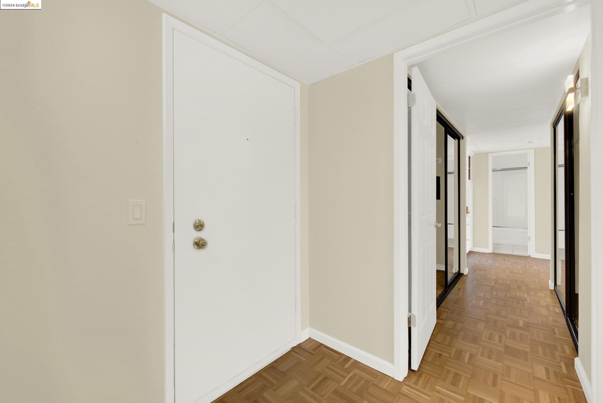 Photo #20: 41063000 Listing: Photo #20