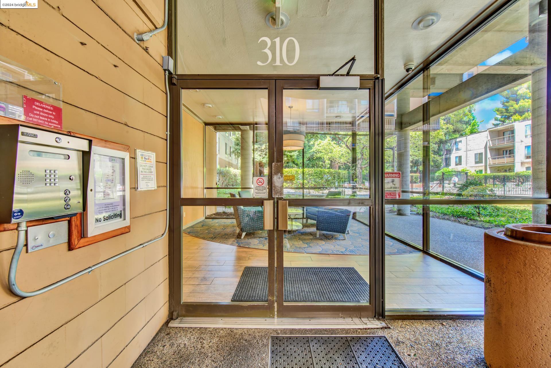 Photo #3: 41063000 Listing 