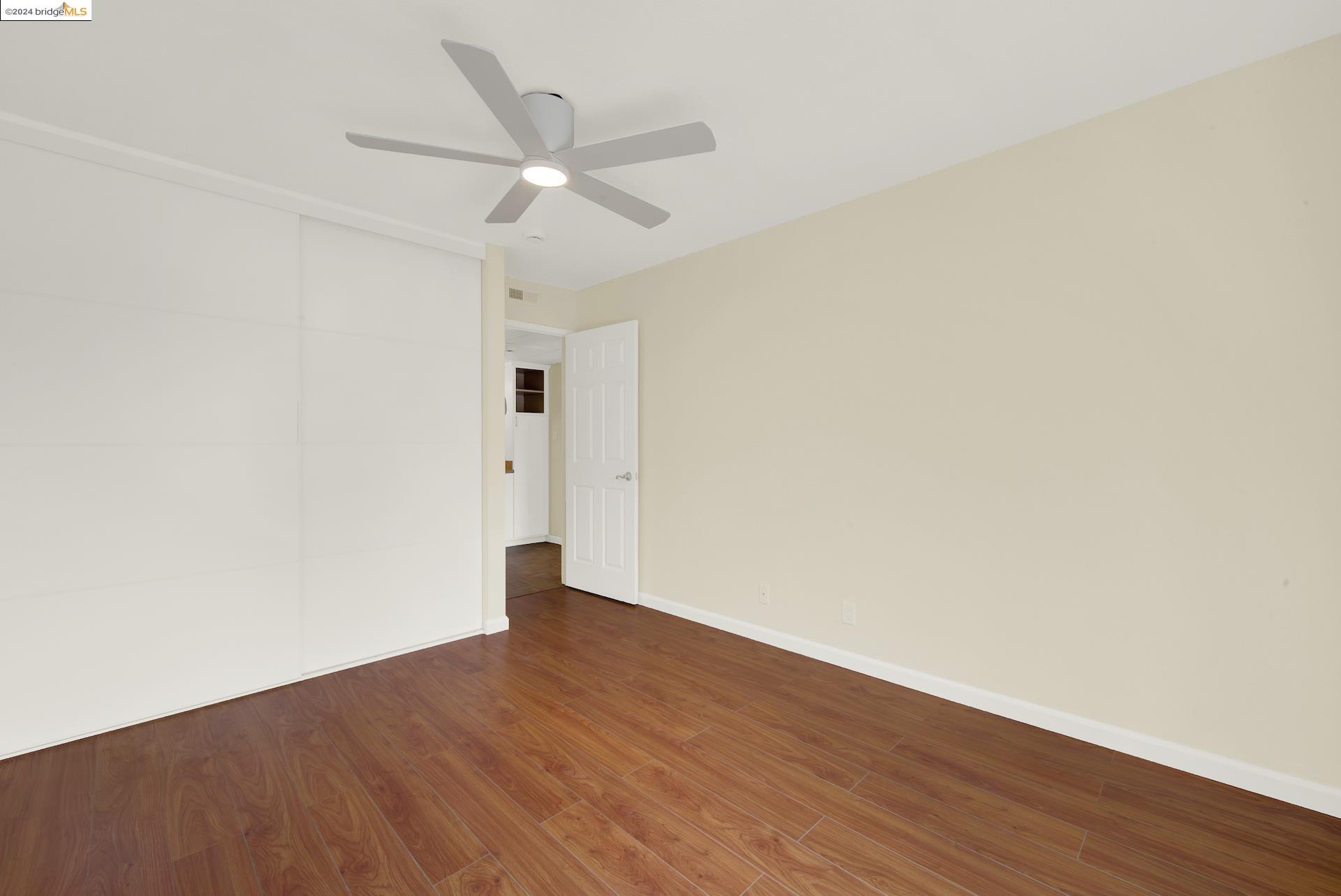 Photo #24: 41063000 Listing: Photo #24