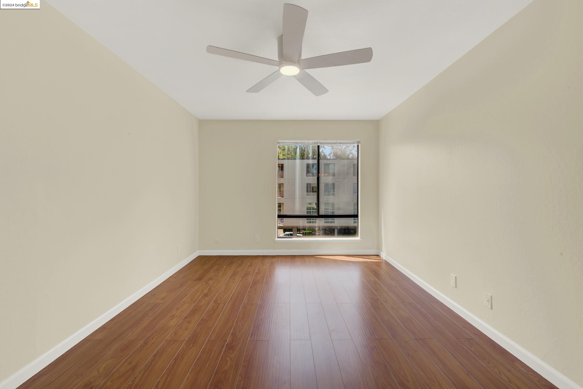Photo #33: 41063000 Listing: Photo #33