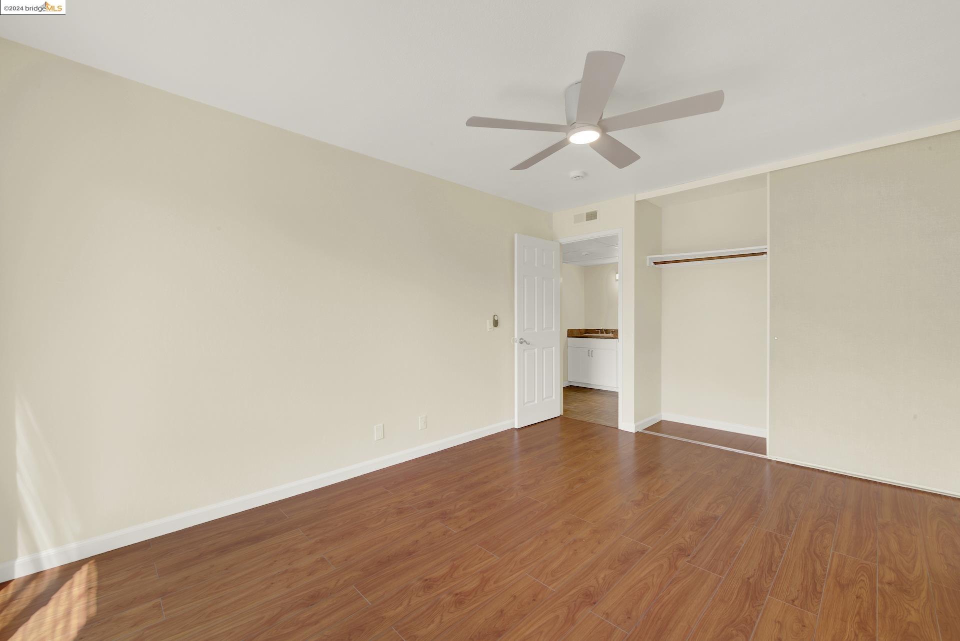 Photo #36: 41063000 Listing: Photo #36