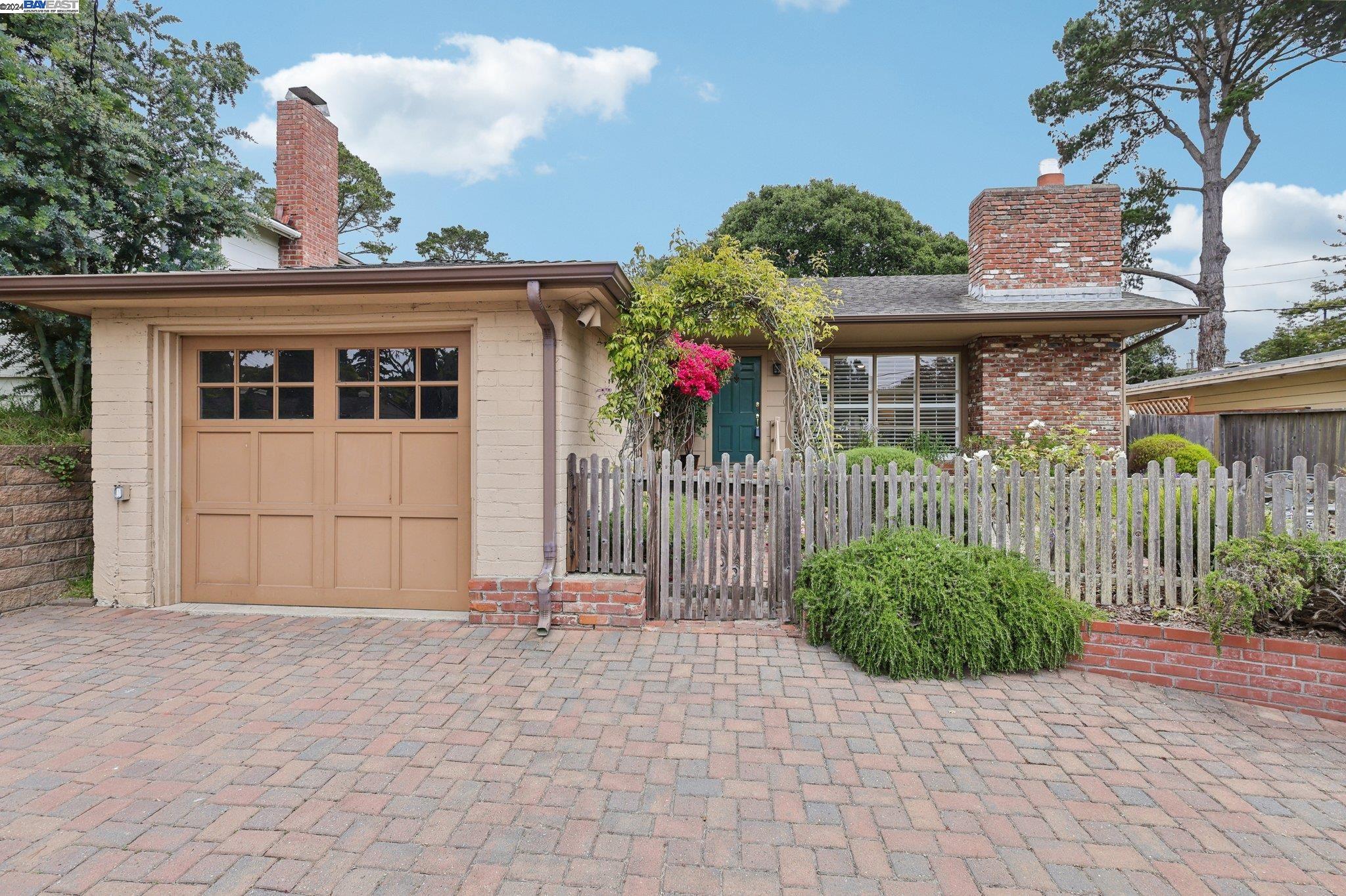 Detail Gallery Image 1 of 1 For 0 Carpenter St. 3 Ne 4th, Carmel,  CA 93921 - 2 Beds | 2 Baths