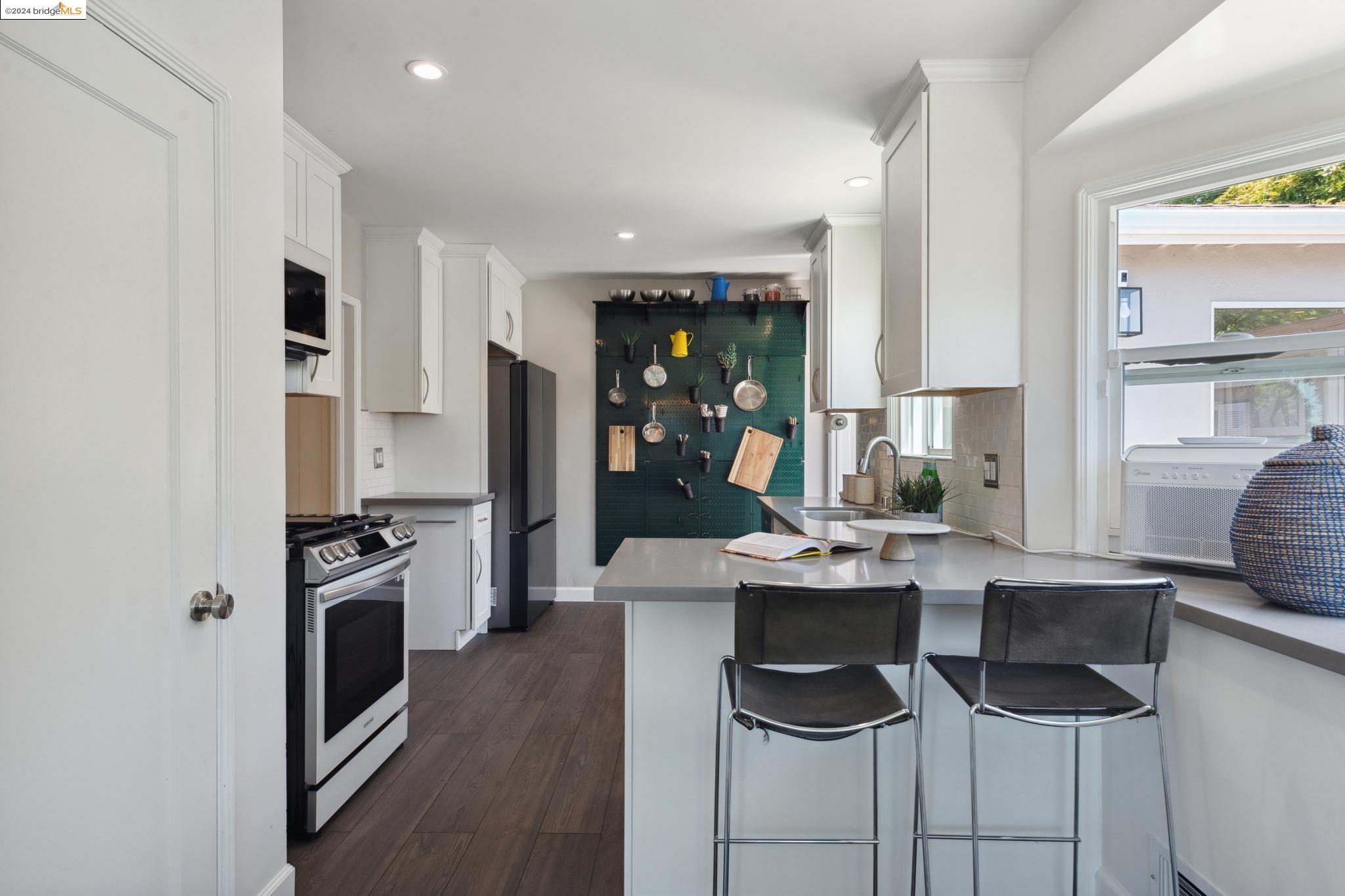4542 Davenport