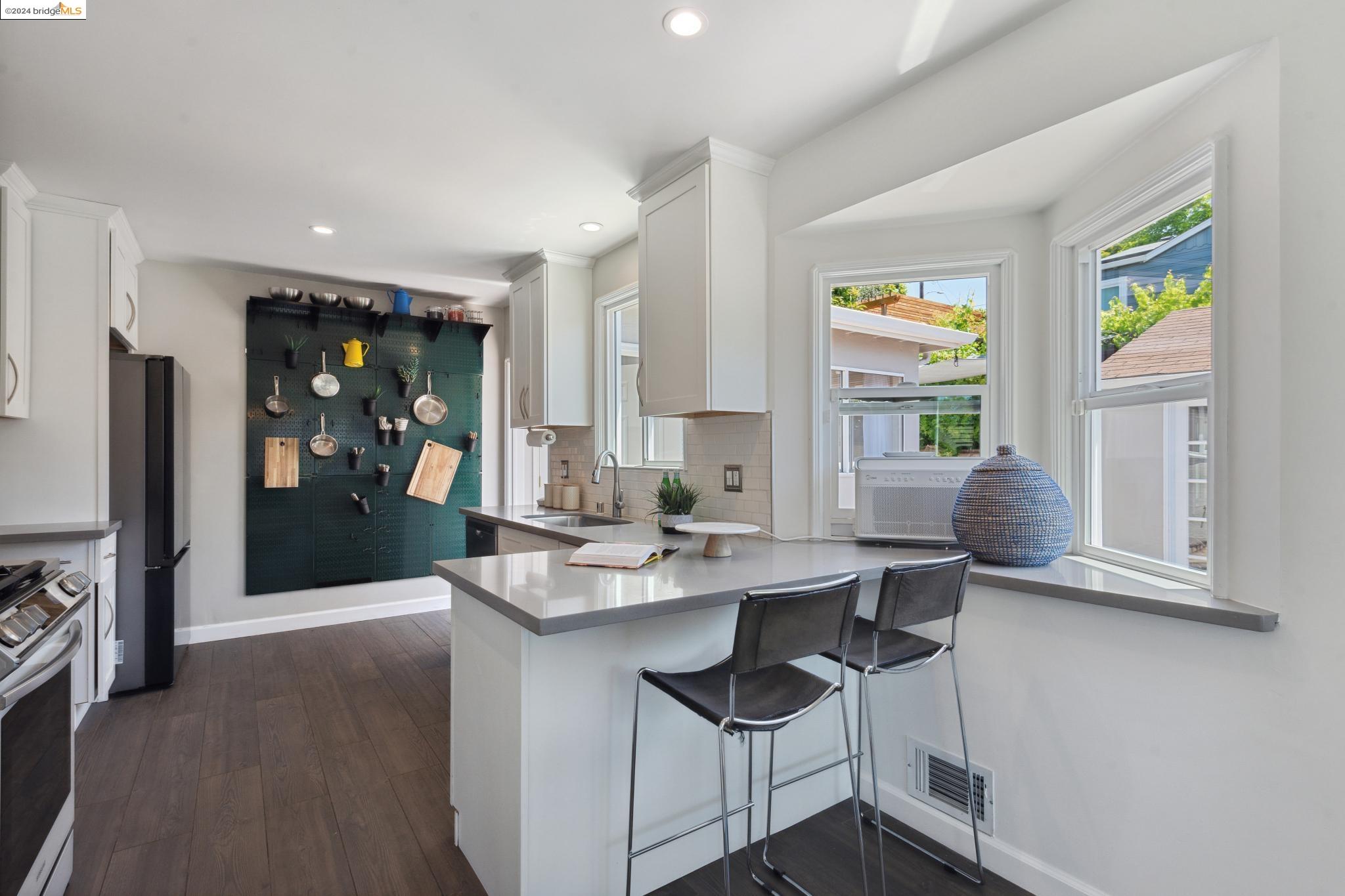 4542 Davenport