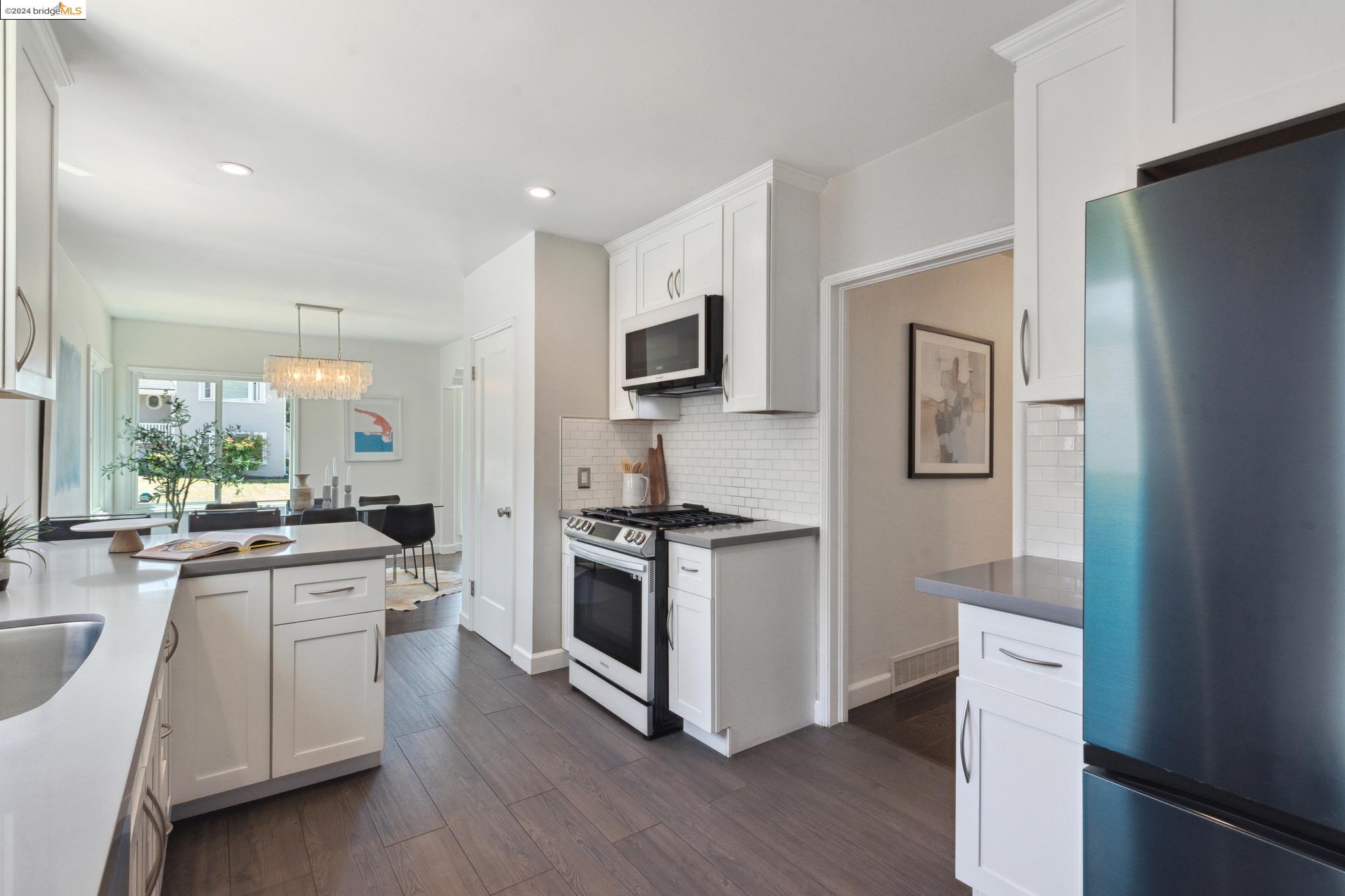 4542 Davenport