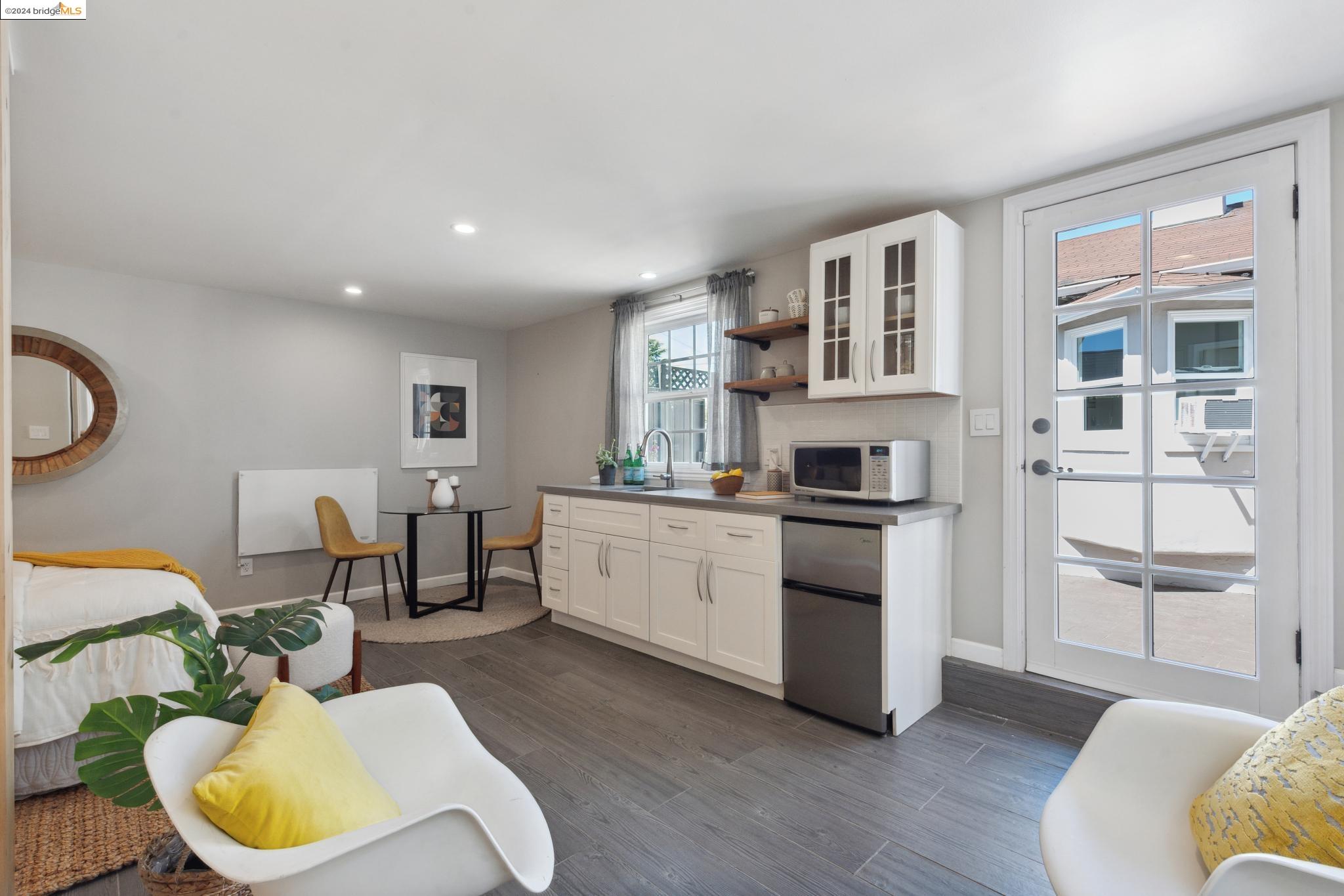 4542 Davenport