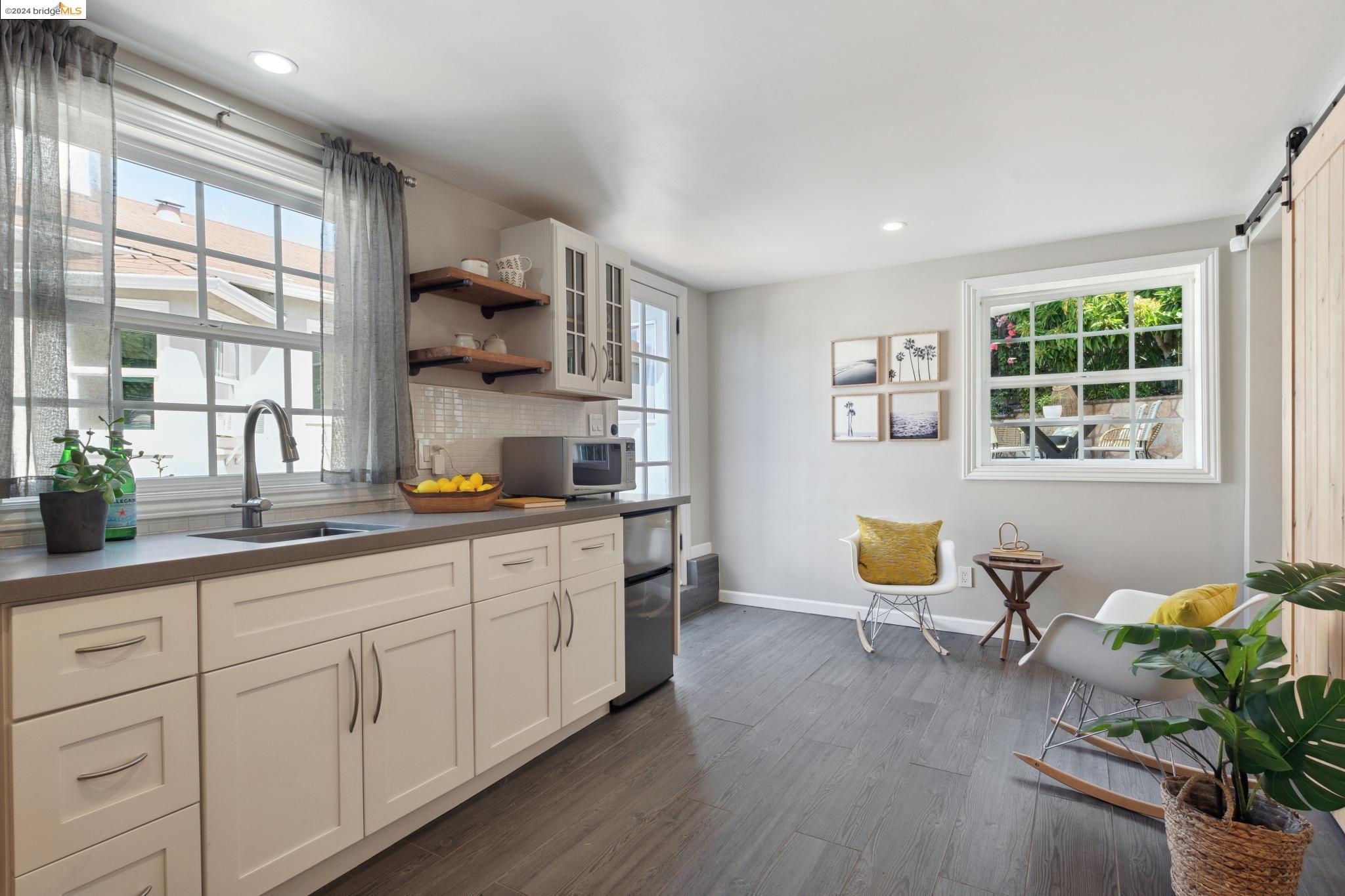 4542 Davenport