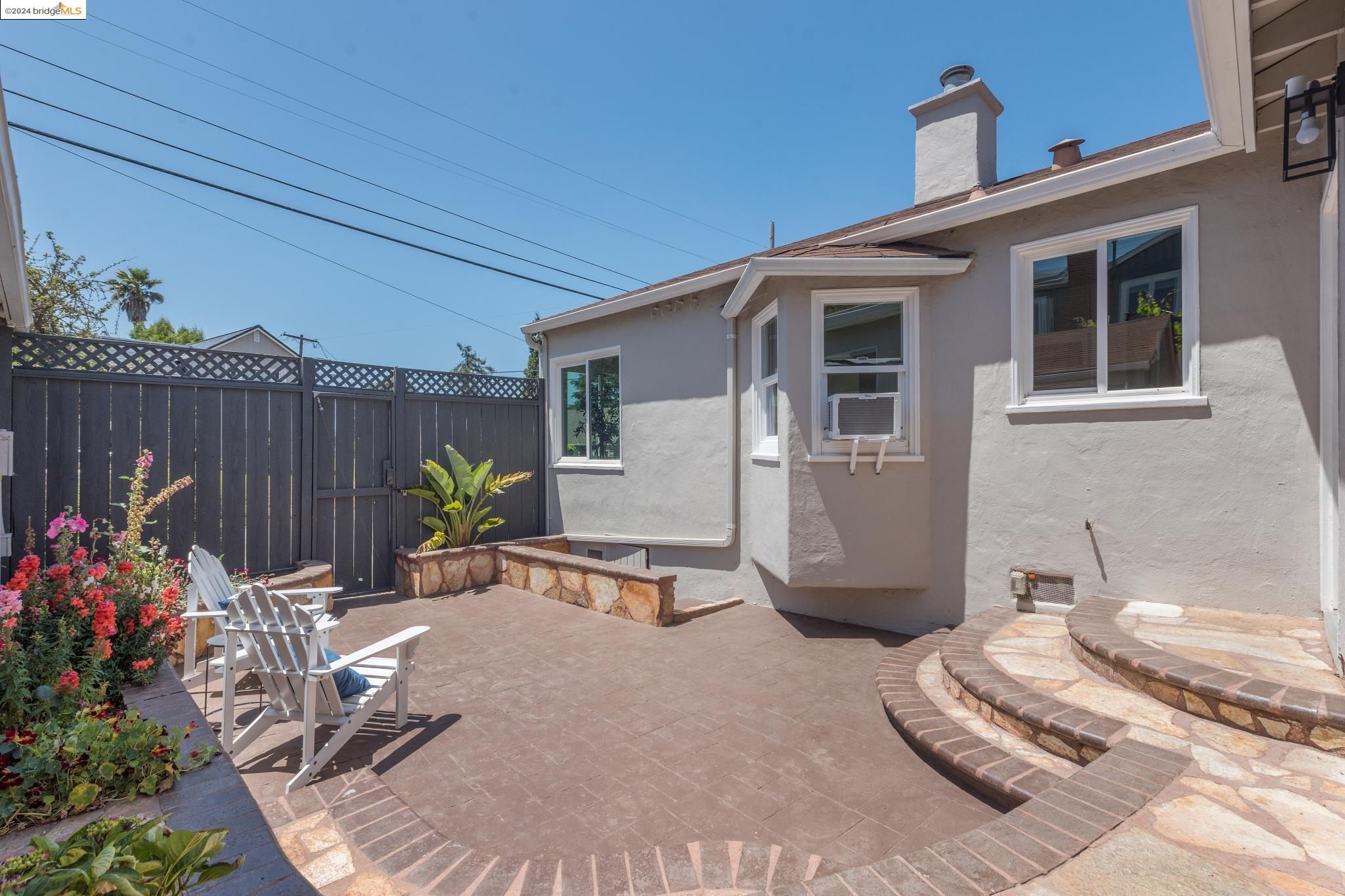 4542 Davenport