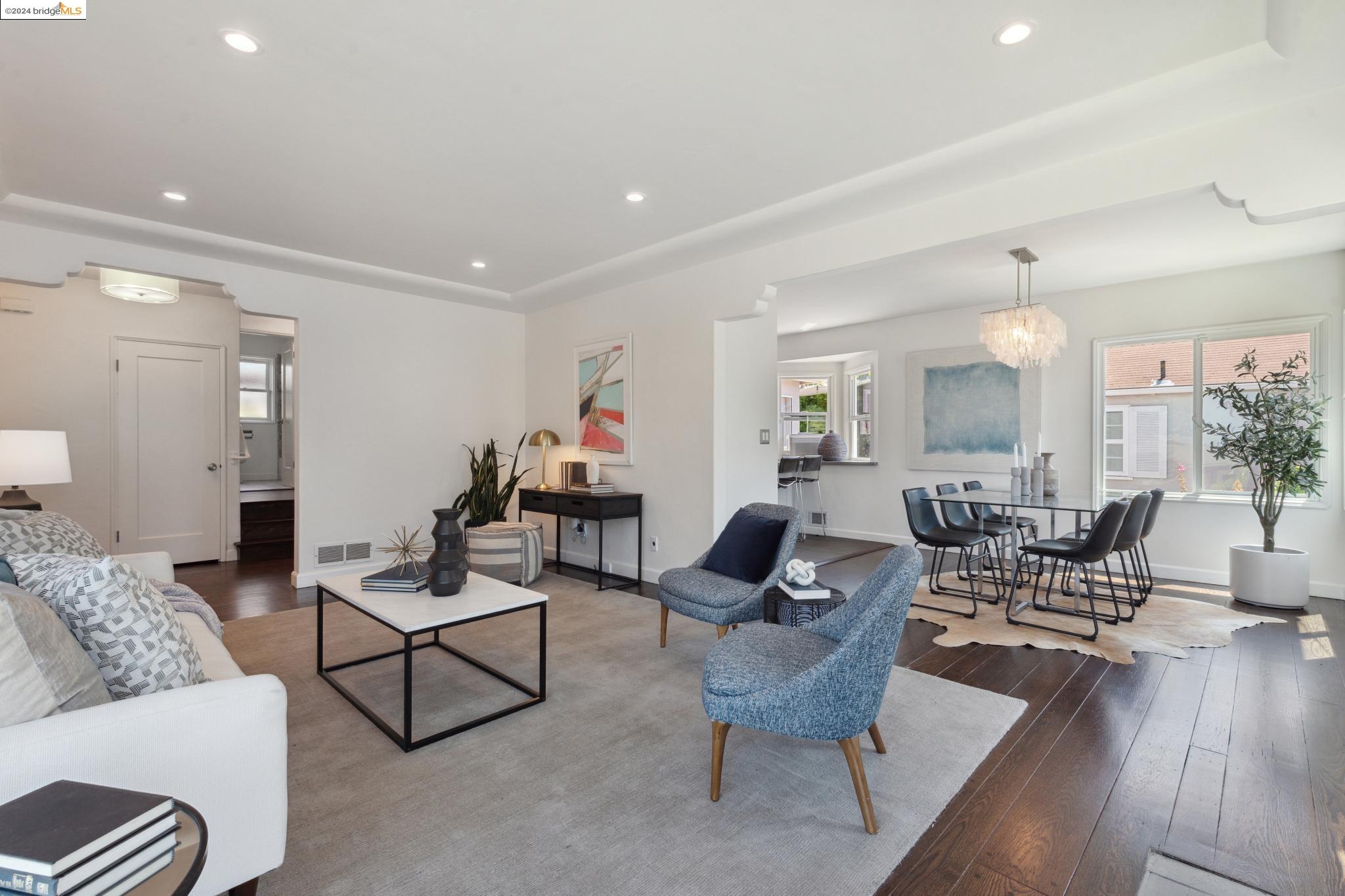 4542 Davenport