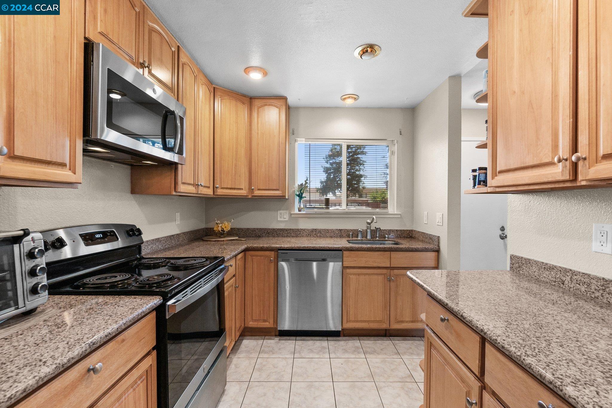 Detail Gallery Image 1 of 1 For 1910 Grande Cir #112,  Fairfield,  CA 94533 - 2 Beds | 1/1 Baths