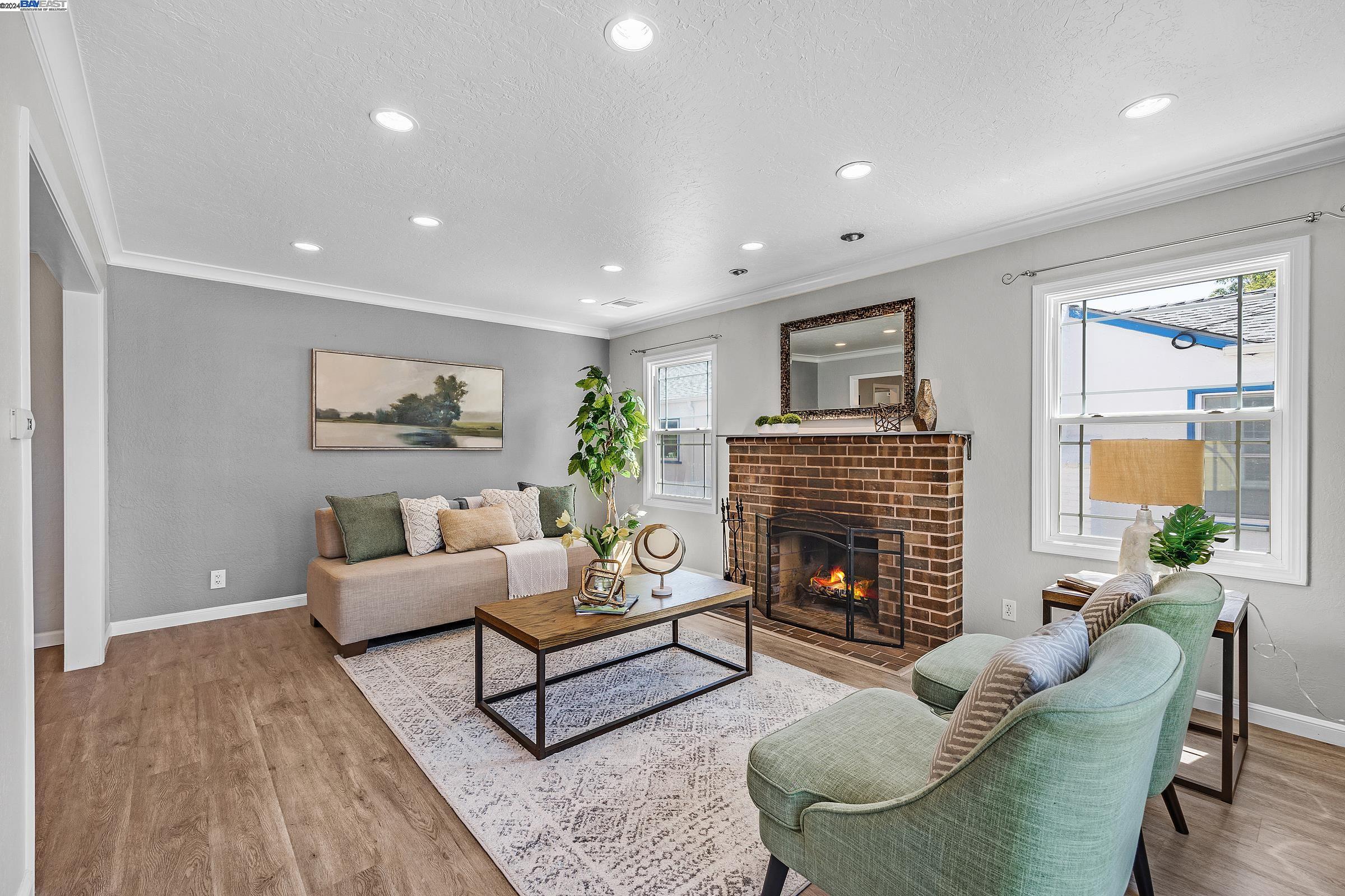 Detail Gallery Image 1 of 1 For 2228 Jeffer St, Castro Valley,  CA 94546 - 2 Beds | 1 Baths