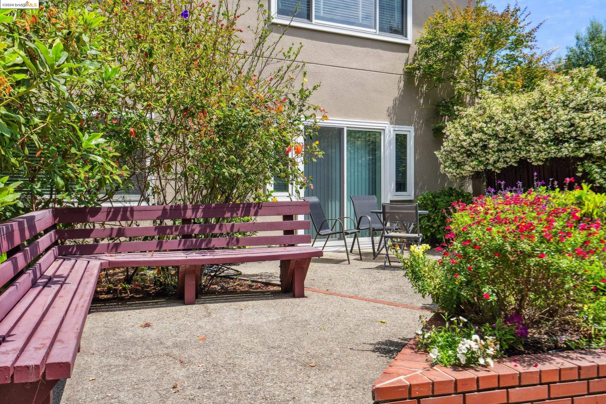 Detail Gallery Image 24 of 27 For 1519 Oxford St #H,  Berkeley,  CA 94709 - 2 Beds | 1 Baths