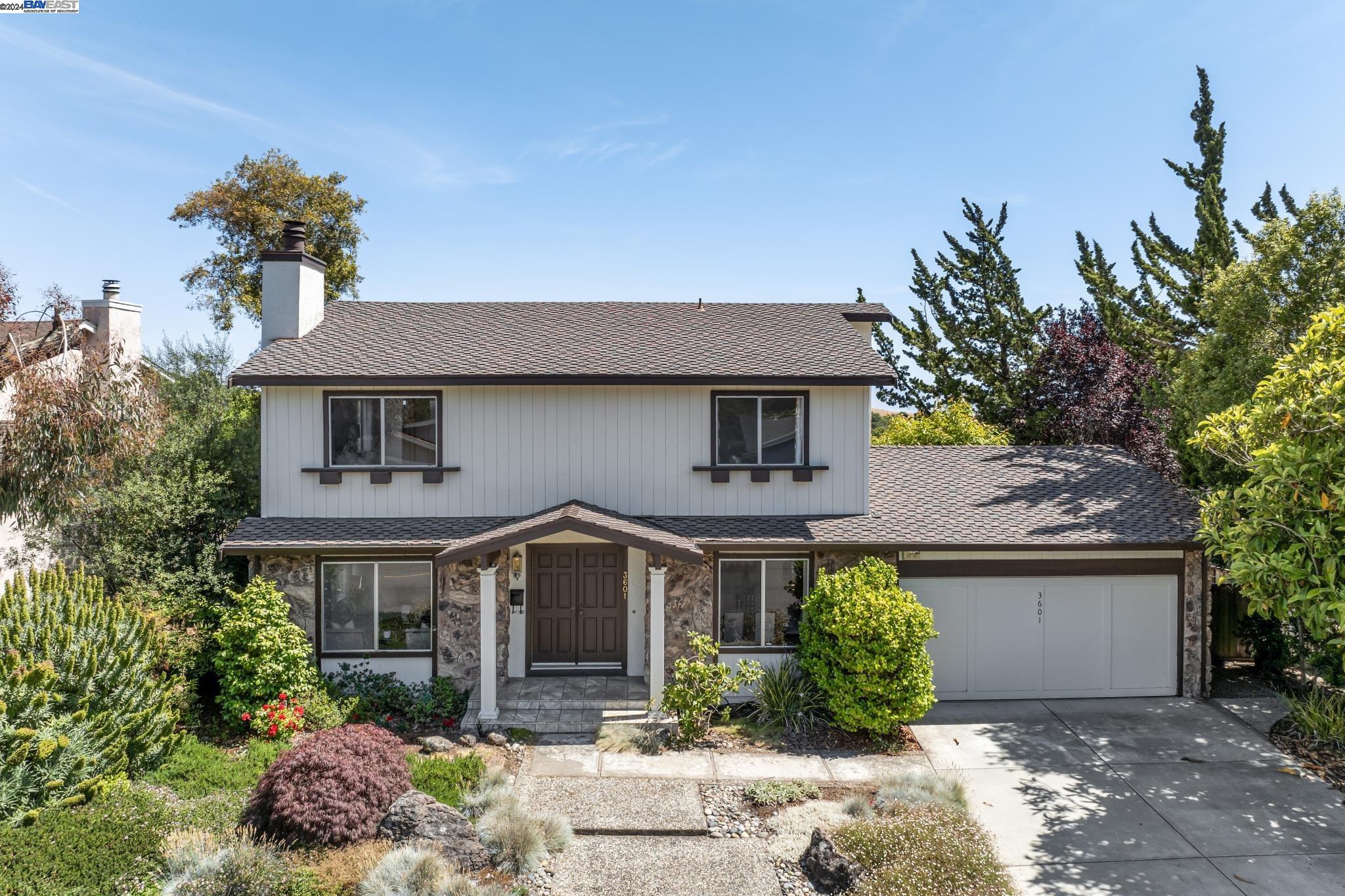 Detail Gallery Image 1 of 1 For 3601 Skyline Dr, Hayward,  CA 94542 - 4 Beds | 2/1 Baths