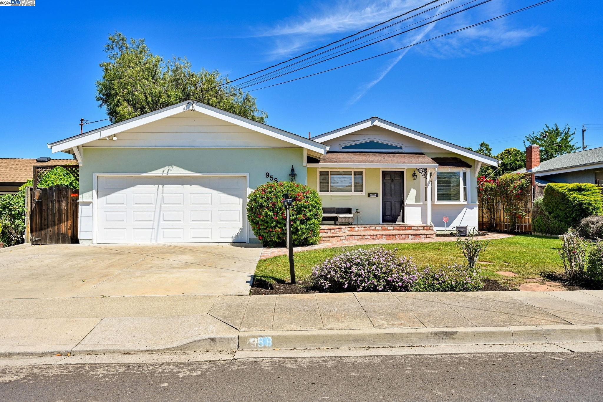 Detail Gallery Image 1 of 1 For 958 El Rancho Dr, Livermore,  CA 94551 - 4 Beds | 2 Baths