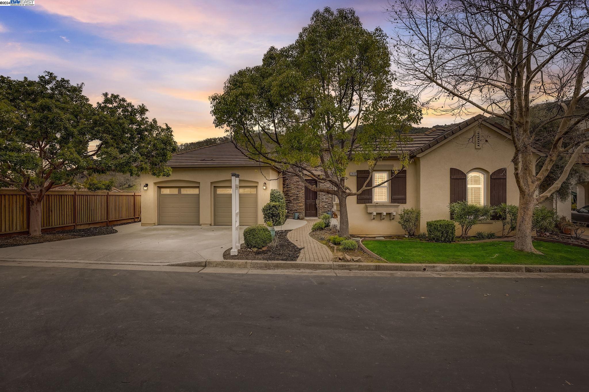 Detail Gallery Image 3 of 44 For 7443 Hoylake Court, Gilroy,  CA 95020 - 4 Beds | 3/1 Baths