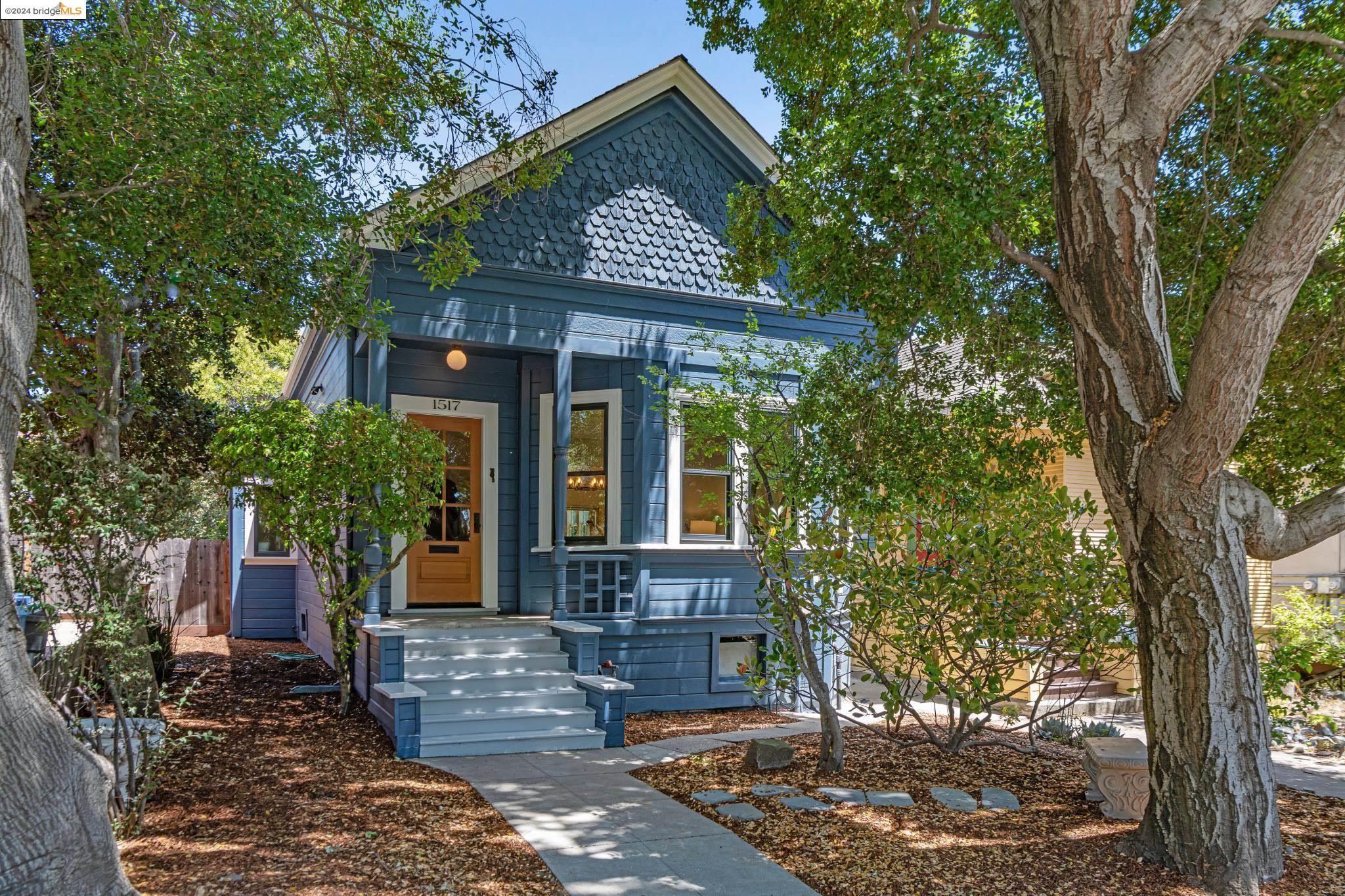 Detail Gallery Image 1 of 1 For 1517 Martin Luther King Jr Way, Berkeley,  CA 94709 - 2 Beds | 1 Baths