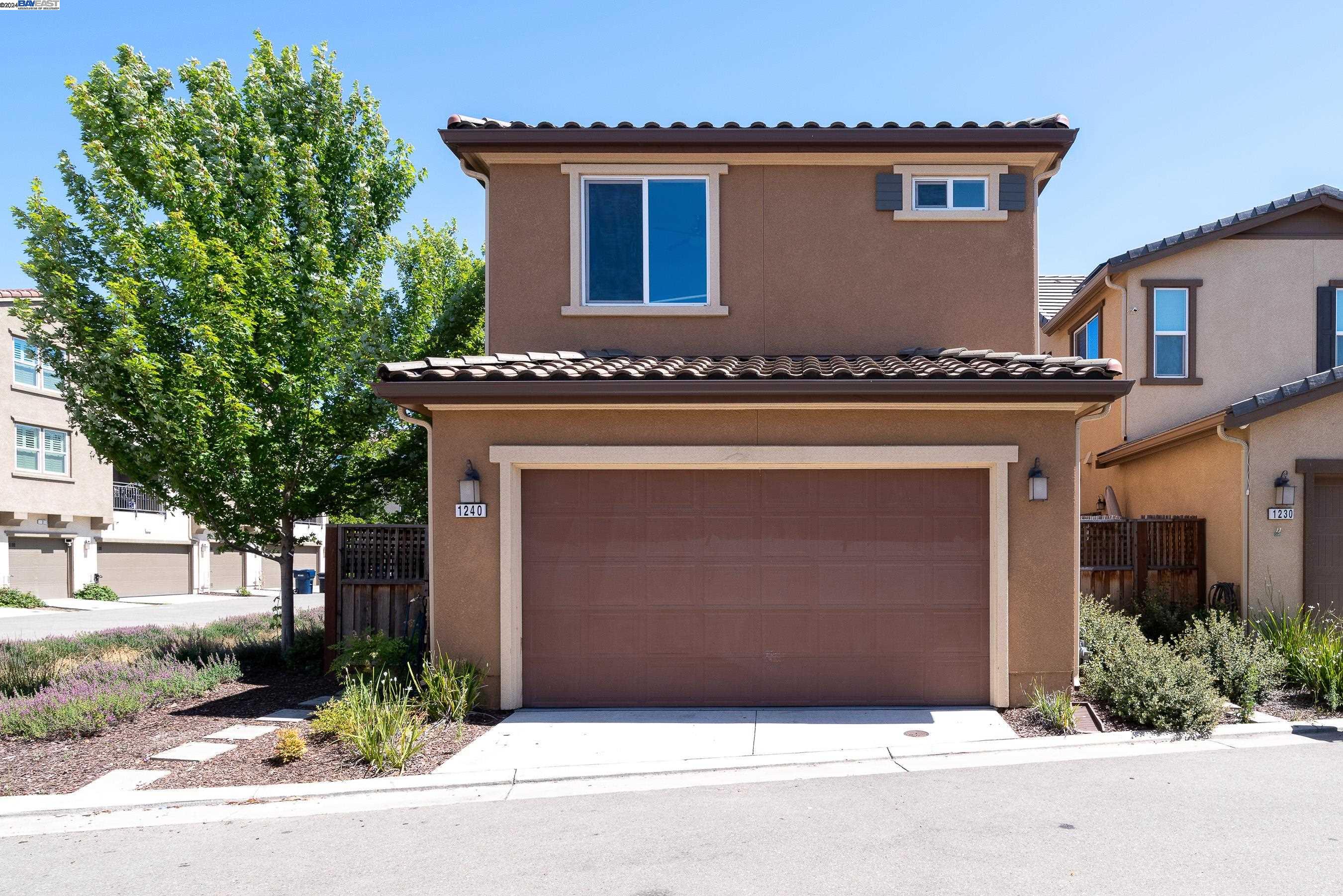 Detail Gallery Image 1 of 1 For 1240 Gusty Loop, Livermore,  CA 94550 - 3 Beds | 2/1 Baths