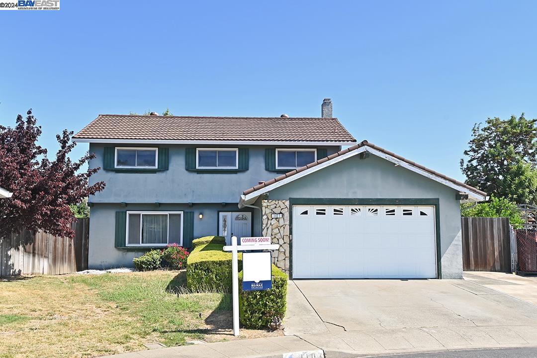 Detail Gallery Image 1 of 1 For 1107 Moon Ct, Milpitas,  CA 95035-6218 - 4 Beds | 3 Baths