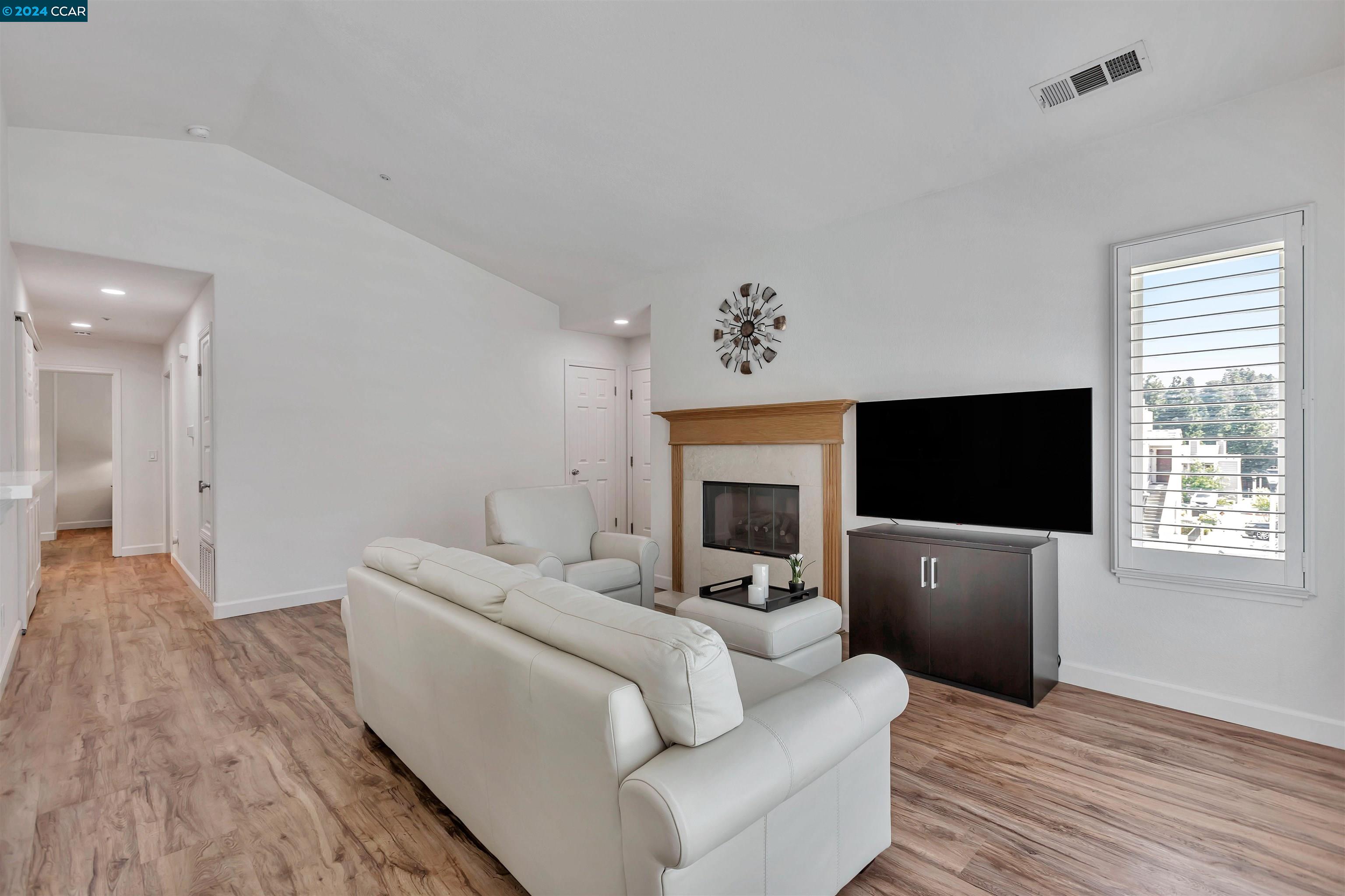 Photo #4: 41063813 Listing 