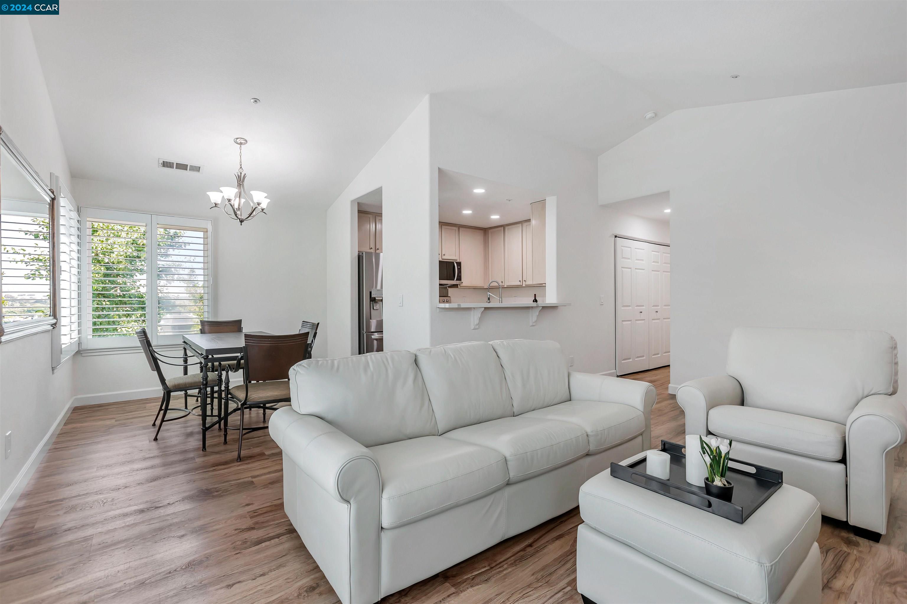 Photo #6: 41063813 Listing 