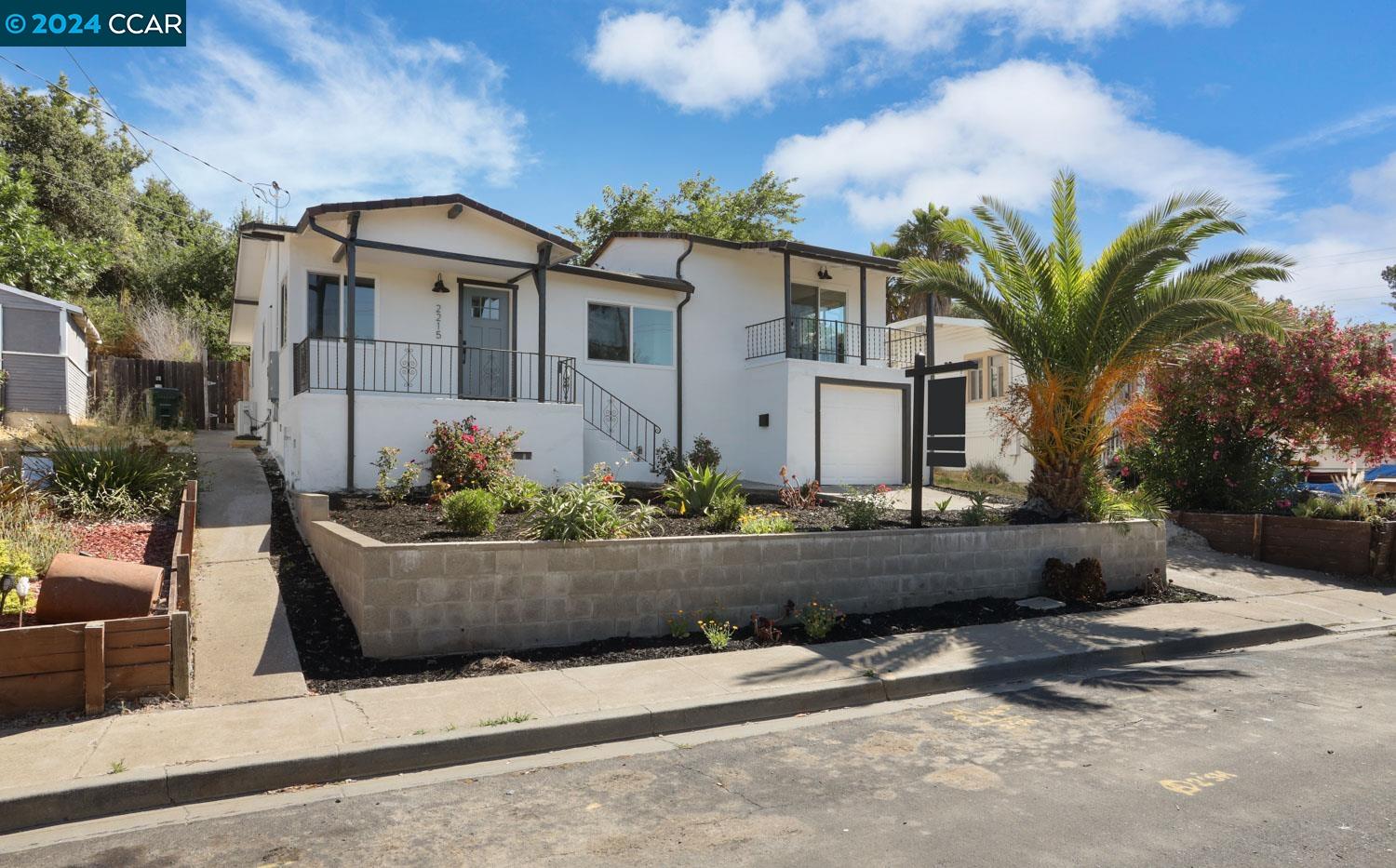Detail Gallery Image 1 of 1 For 2215 Scenic Avenue, Martinez,  CA 94553 - 2 Beds | 2 Baths