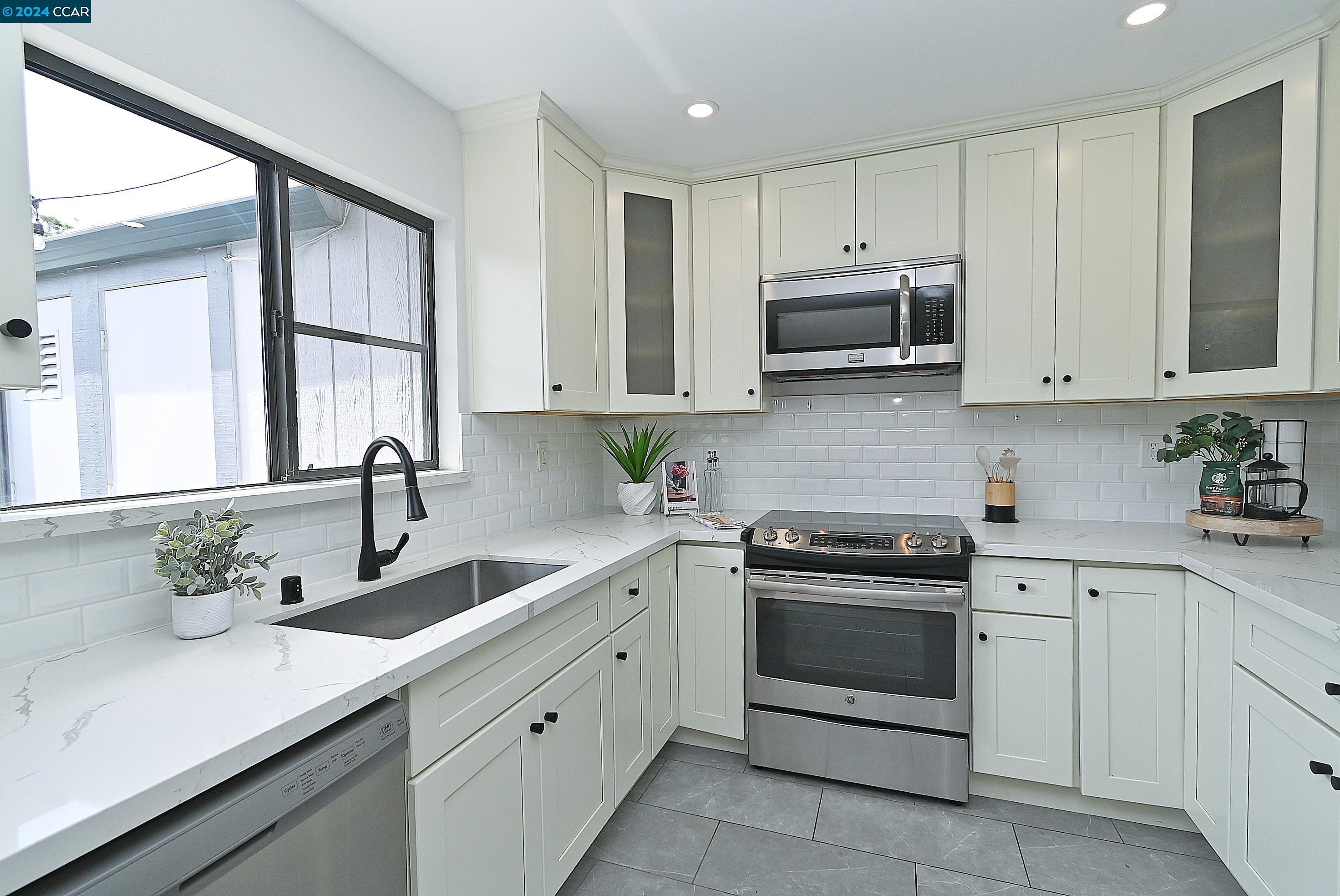 Photo #2: 41063884 Listing 